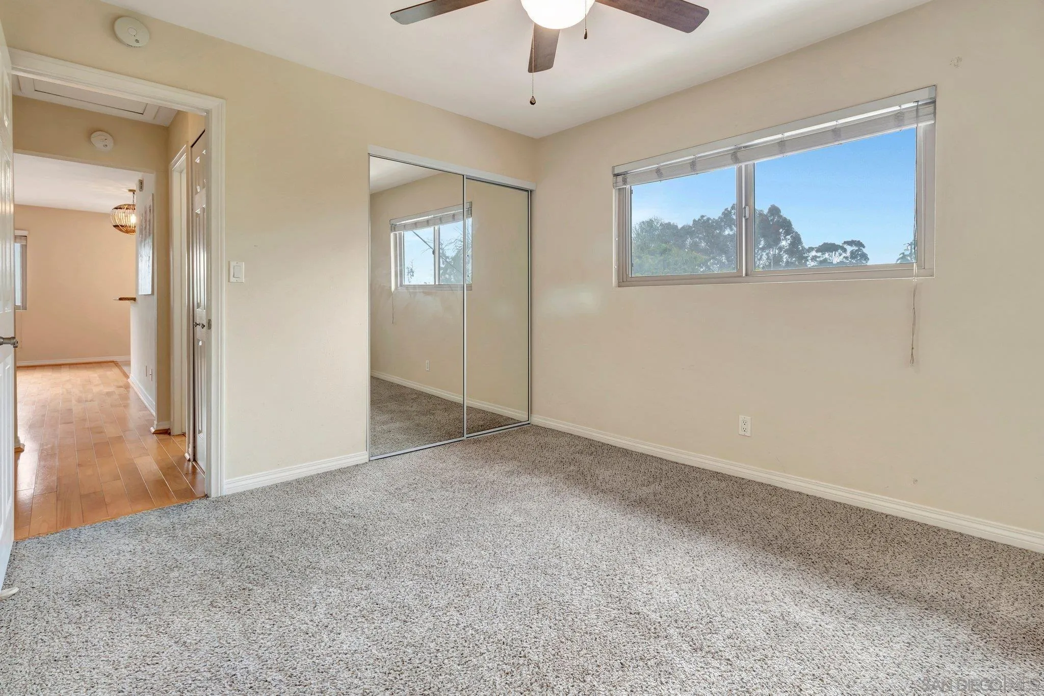 https://cdn.realtyfeed.com/cdn/127/250024773/edb61358f178dc6c8e8c17b4c4541d7f.webp