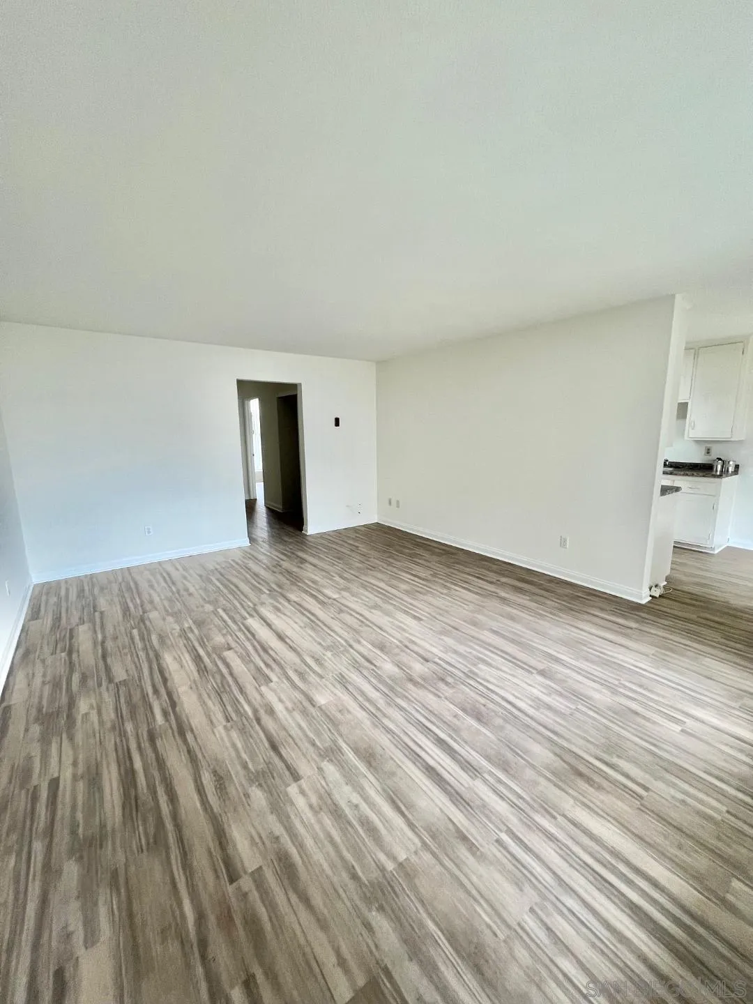 Photo #3: 250024797 Listing 