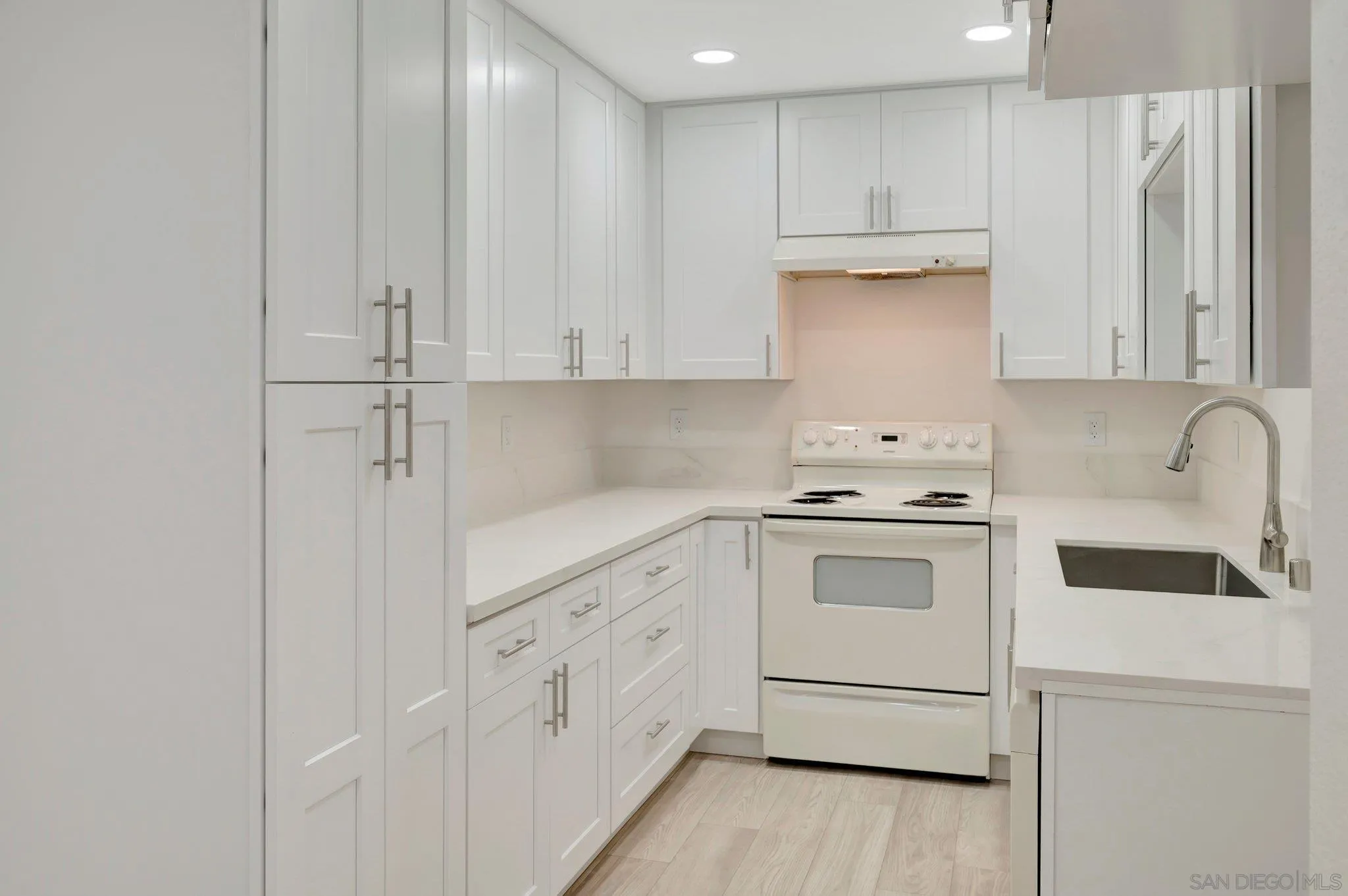 Photo #3: 250024814 Listing 