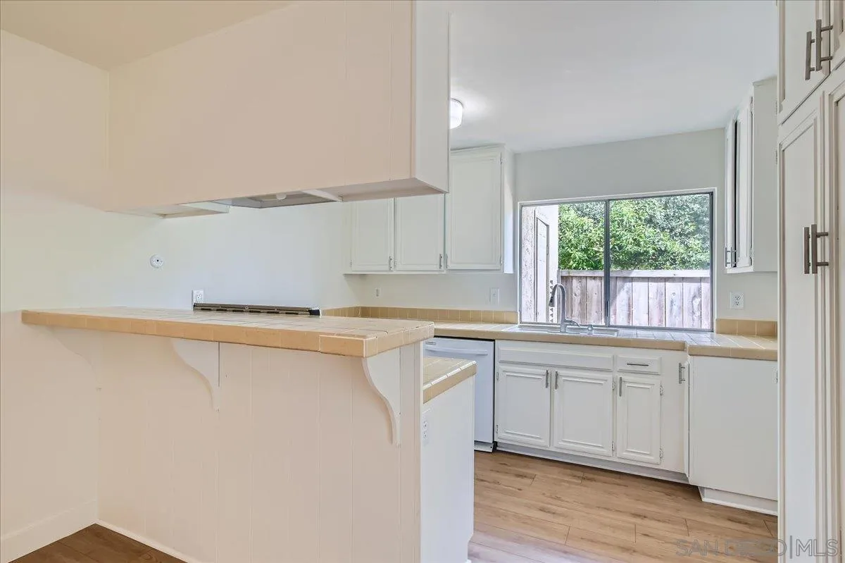 Photo #5: 250024830 Listing 