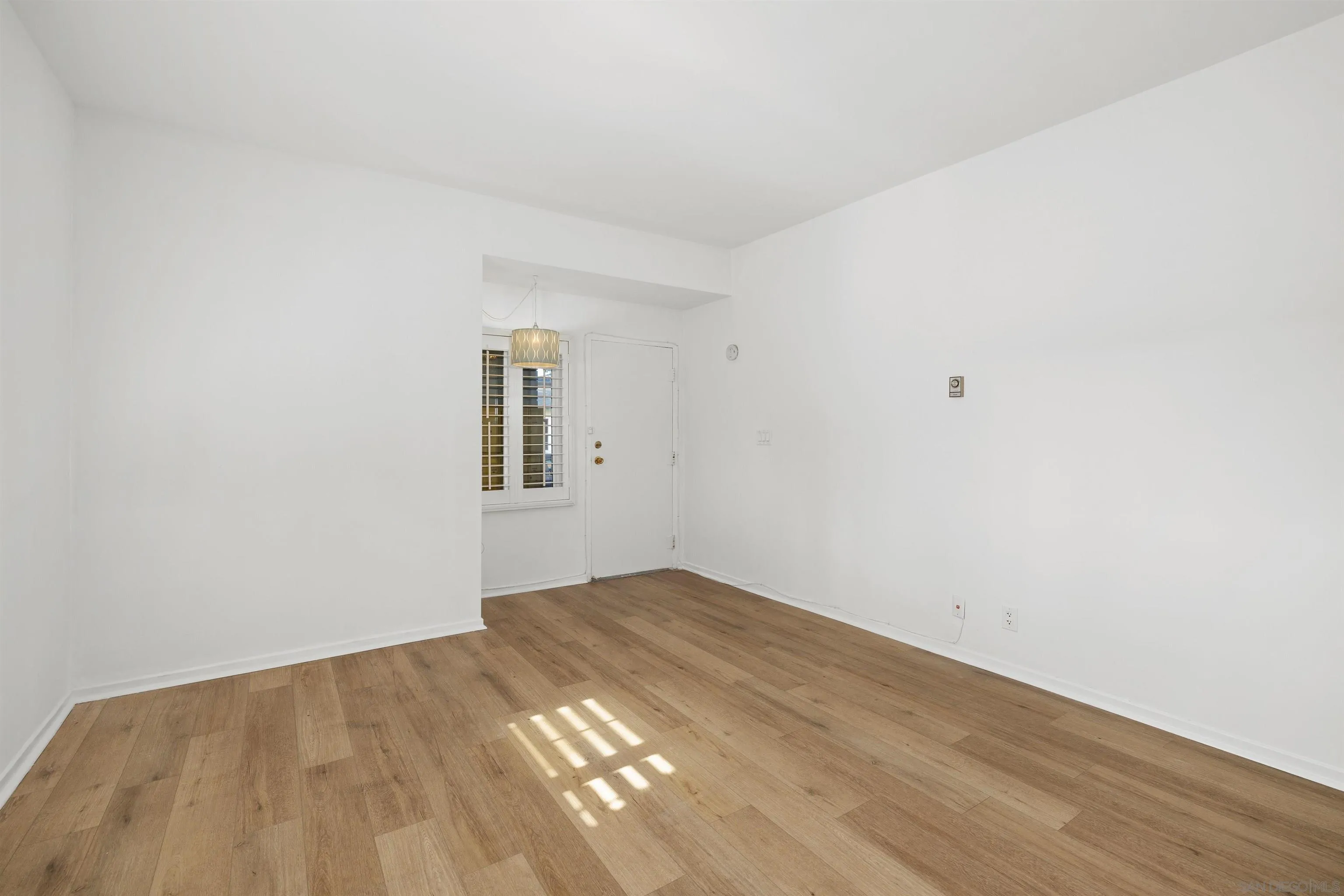 Photo #11: 250024848 Listing: Photo #11