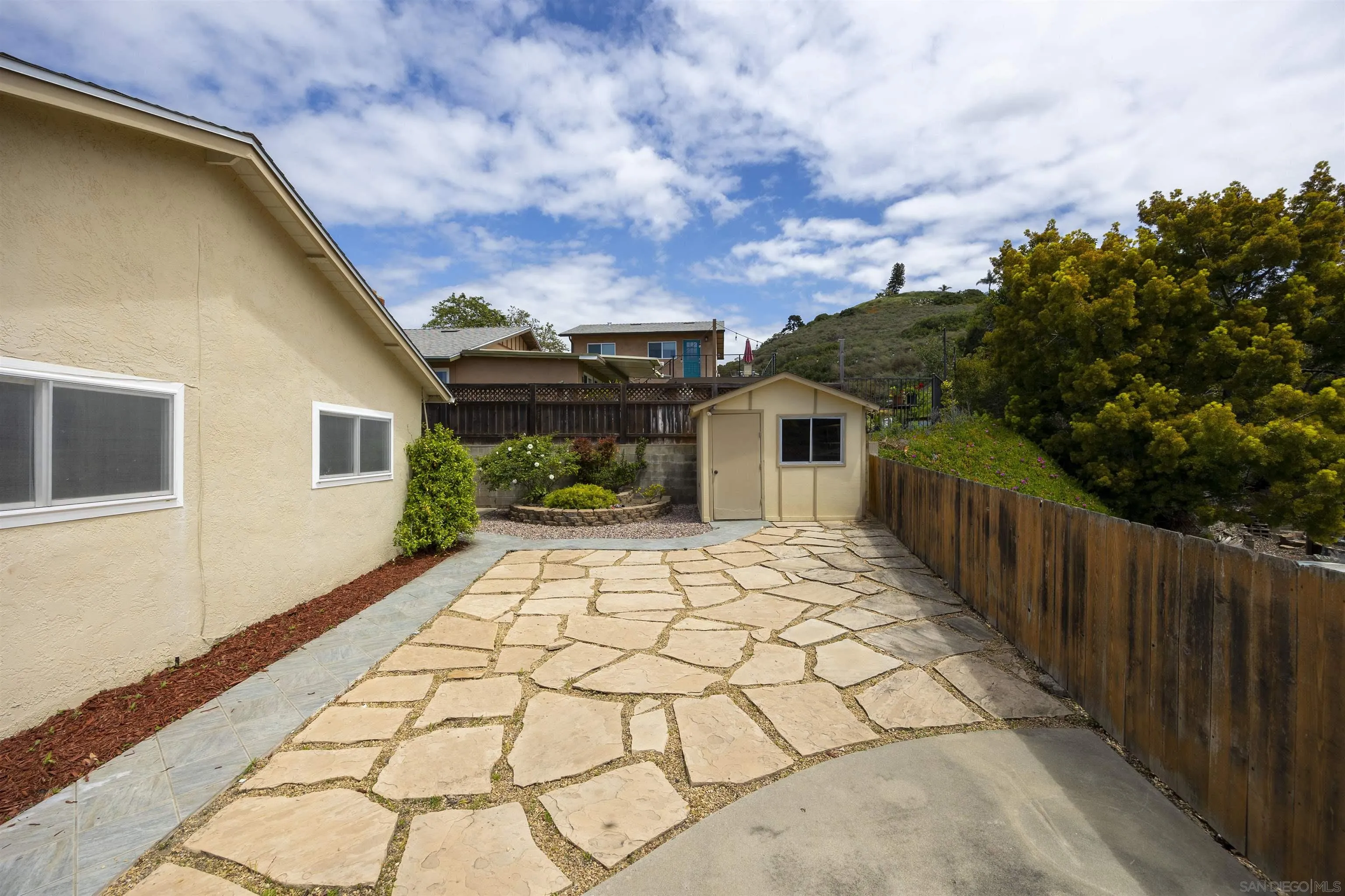 https://cdn.realtyfeed.com/cdn/127/250024851/23b61402180f7405e74452008c9b516a.webp