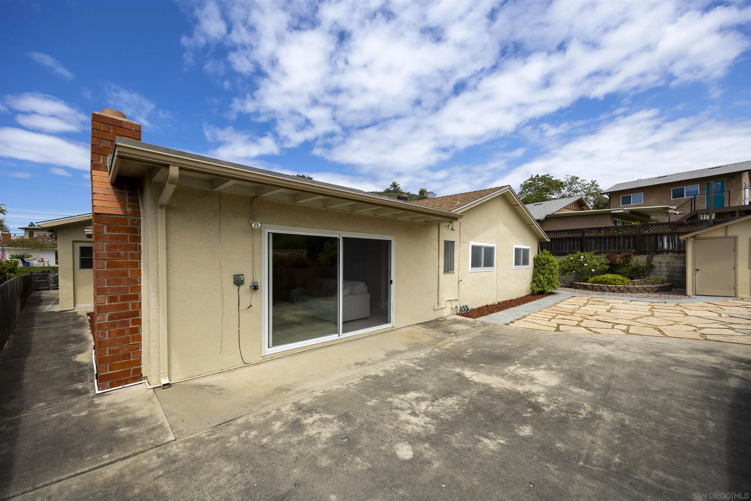 https://cdn.realtyfeed.com/cdn/127/250024851/972ebe053db90805d9faf5e99b289b17.webp