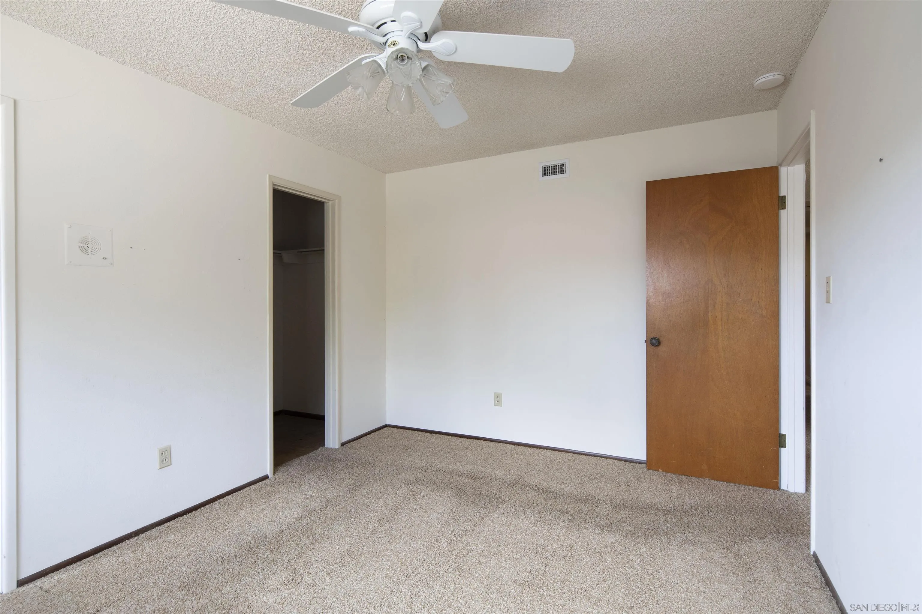 https://cdn.realtyfeed.com/cdn/127/250024851/c335b99add049a5902d25f8579e77510.webp