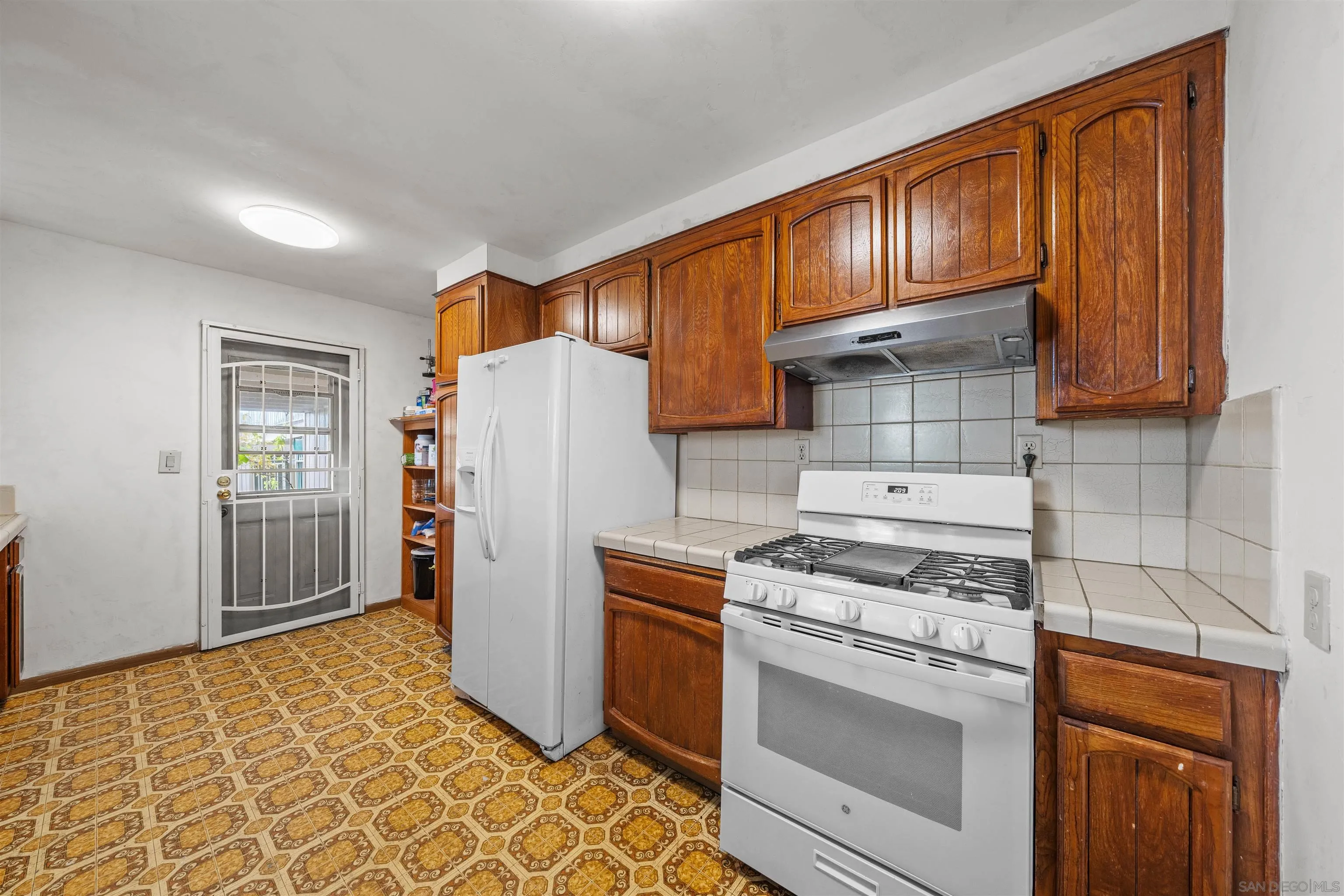 https://cdn.realtyfeed.com/cdn/127/250024882/0e4b04224ca7e111870dd6245efbab1d.webp