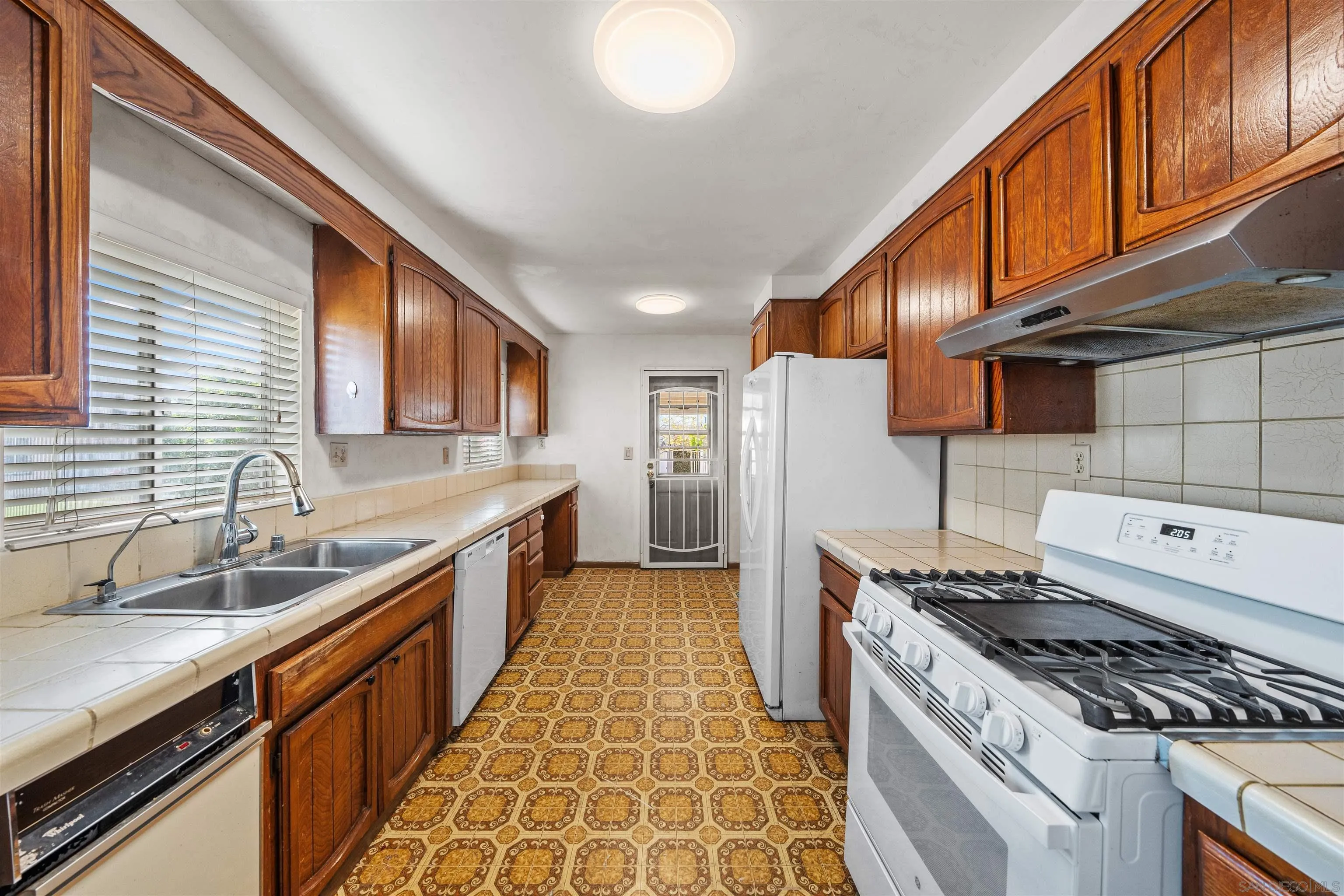 https://cdn.realtyfeed.com/cdn/127/250024882/333a0a3b9ce74e9f18ad95f0ab9c138b.webp