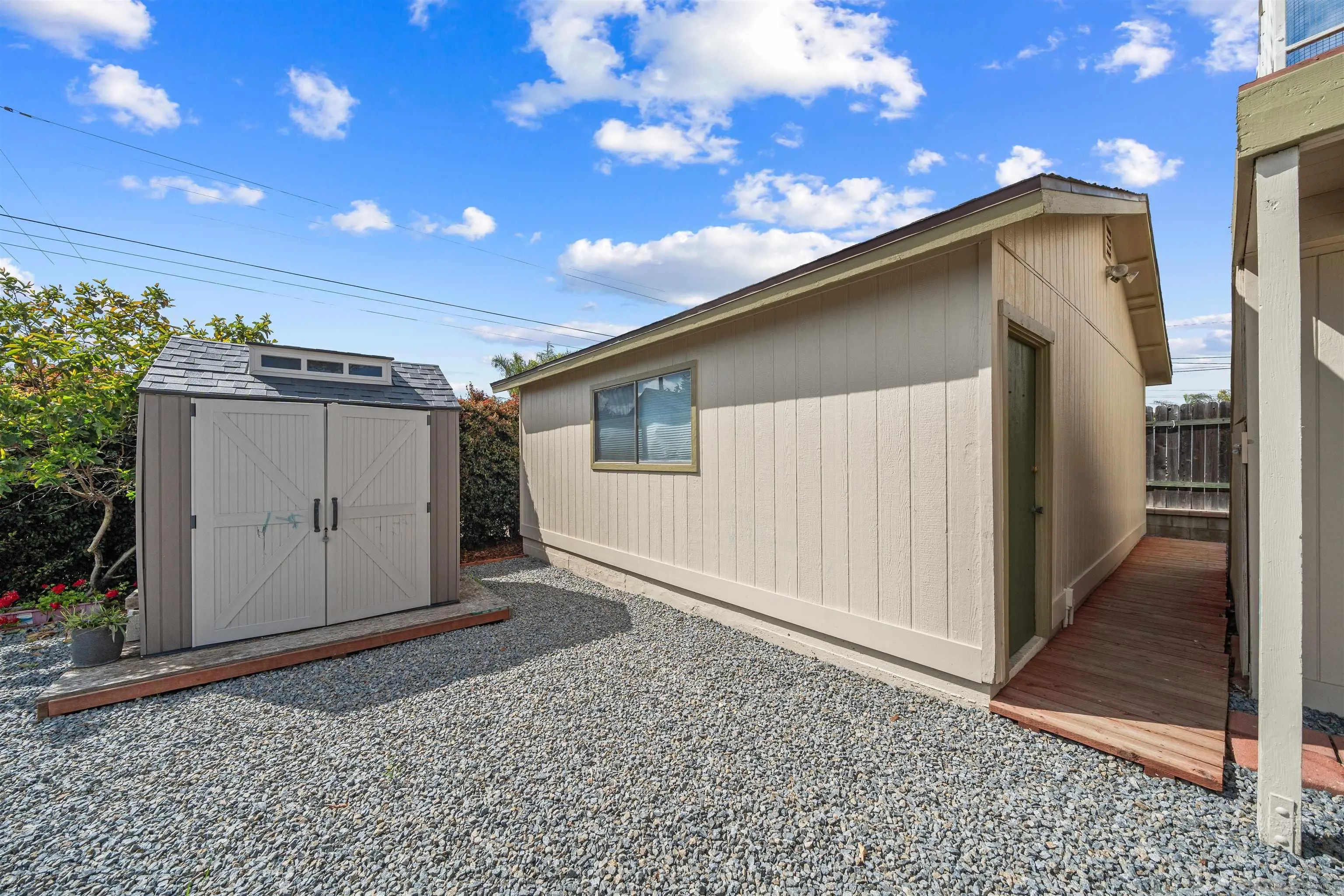 https://cdn.realtyfeed.com/cdn/127/250024882/44c086c611172ebf0a3d0ecbdb6badef.webp