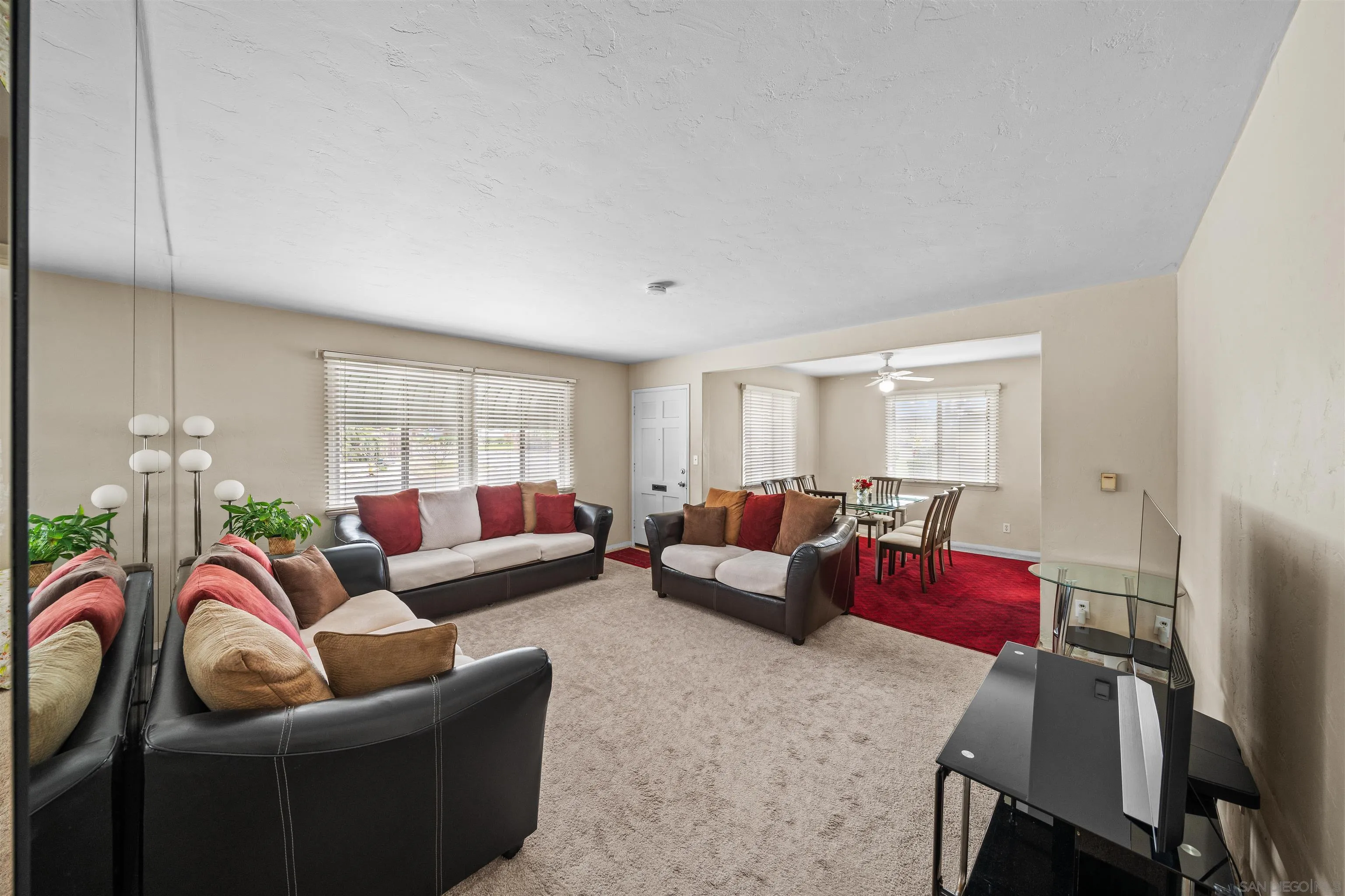https://cdn.realtyfeed.com/cdn/127/250024882/7abbbc6176ca305ecb19c5a085192f1b.webp