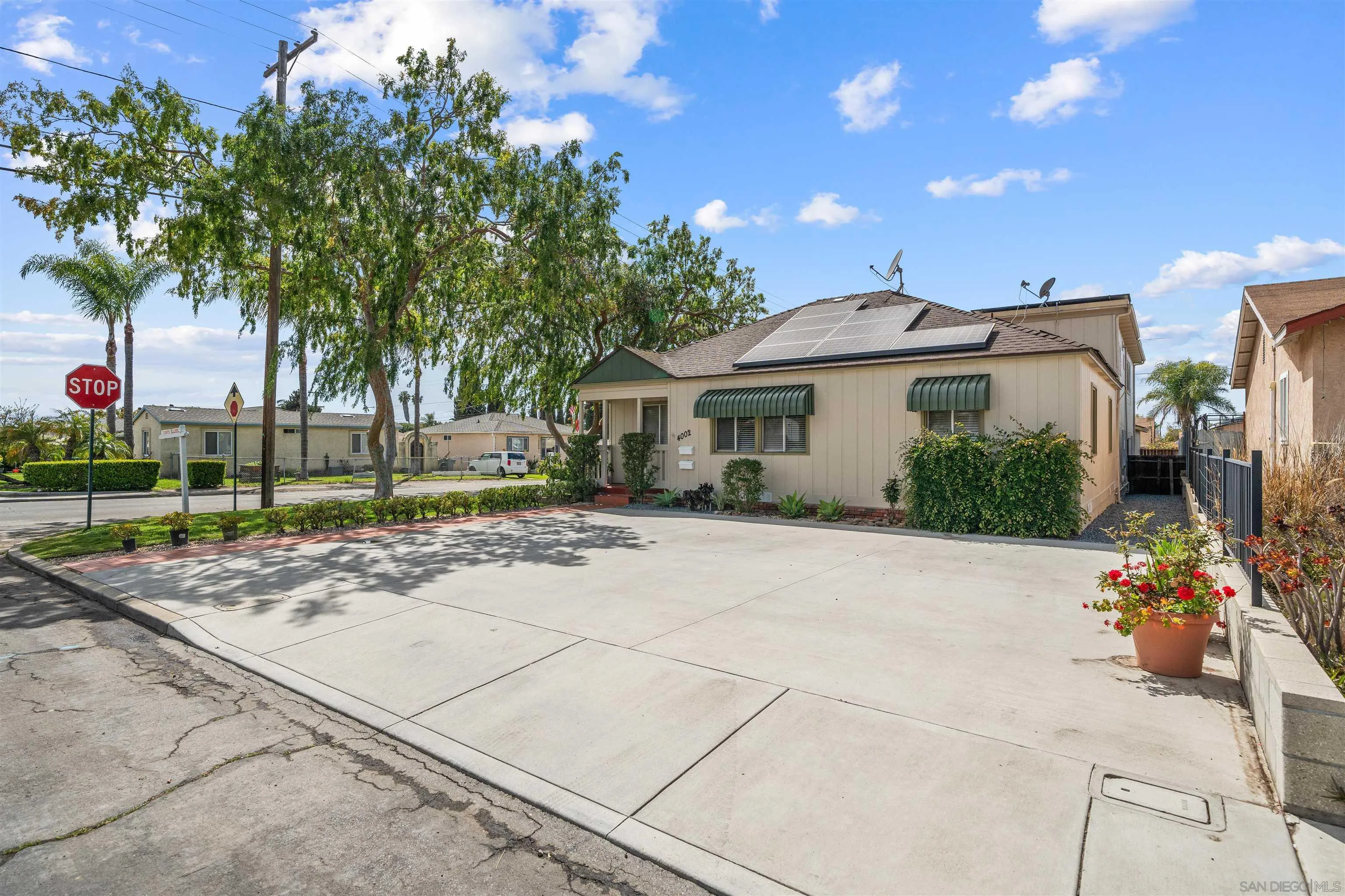 https://cdn.realtyfeed.com/cdn/127/250024882/a1ba9198a83797cd06adbffdc24fdfd5.webp