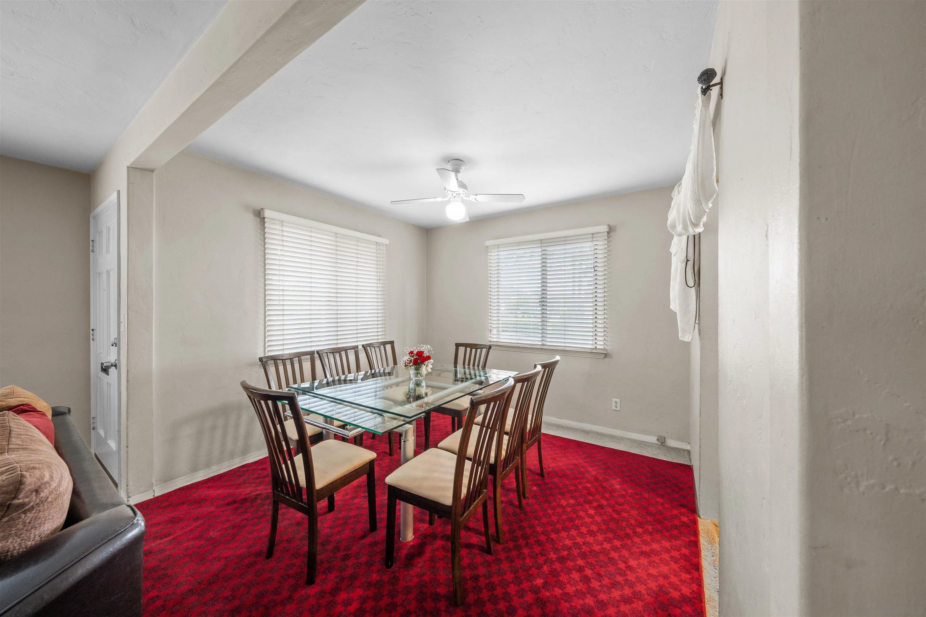 https://cdn.realtyfeed.com/cdn/127/250024882/cadb64f71386919b00e268286e47baea.webp