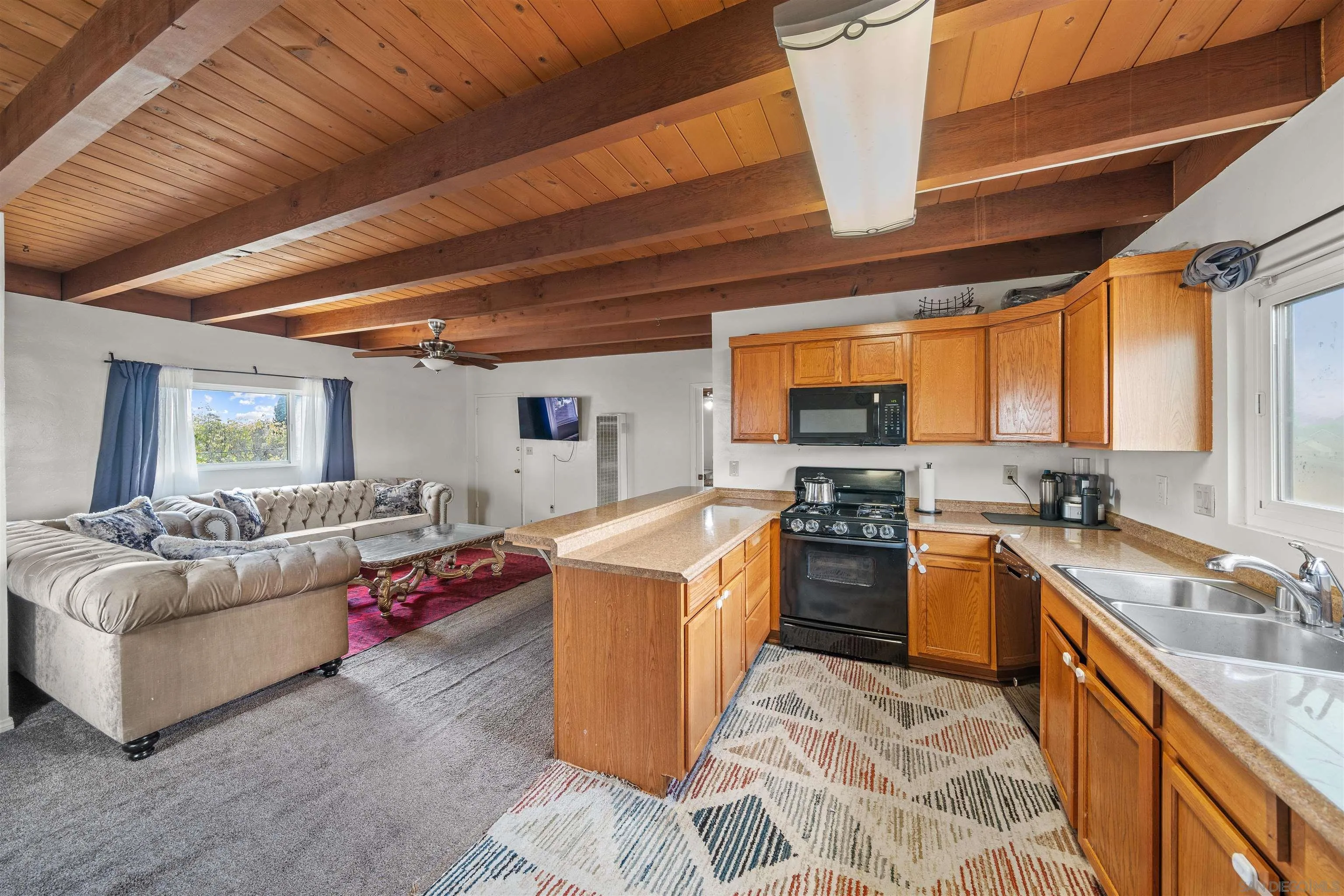 https://cdn.realtyfeed.com/cdn/127/250024882/ec27f306939f8f8b736c97f635acbe41.webp