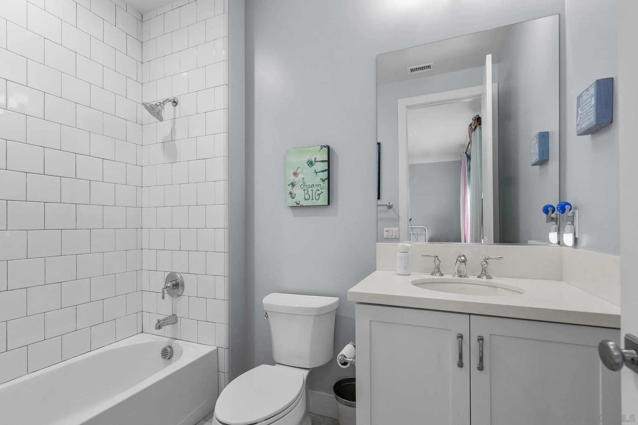 https://cdn.realtyfeed.com/cdn/127/250024899/5cefb6b61b26c732ea242e46dc9aa8a1.webp