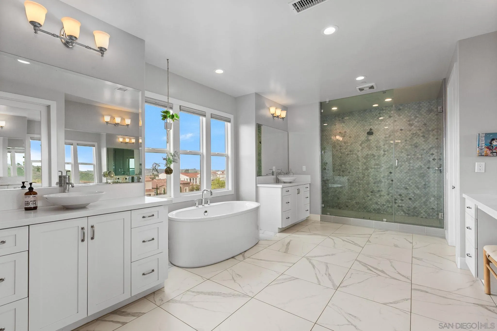 https://cdn.realtyfeed.com/cdn/127/250024899/5f8fb024aa9cbbdb0f93f36350f39b18.webp