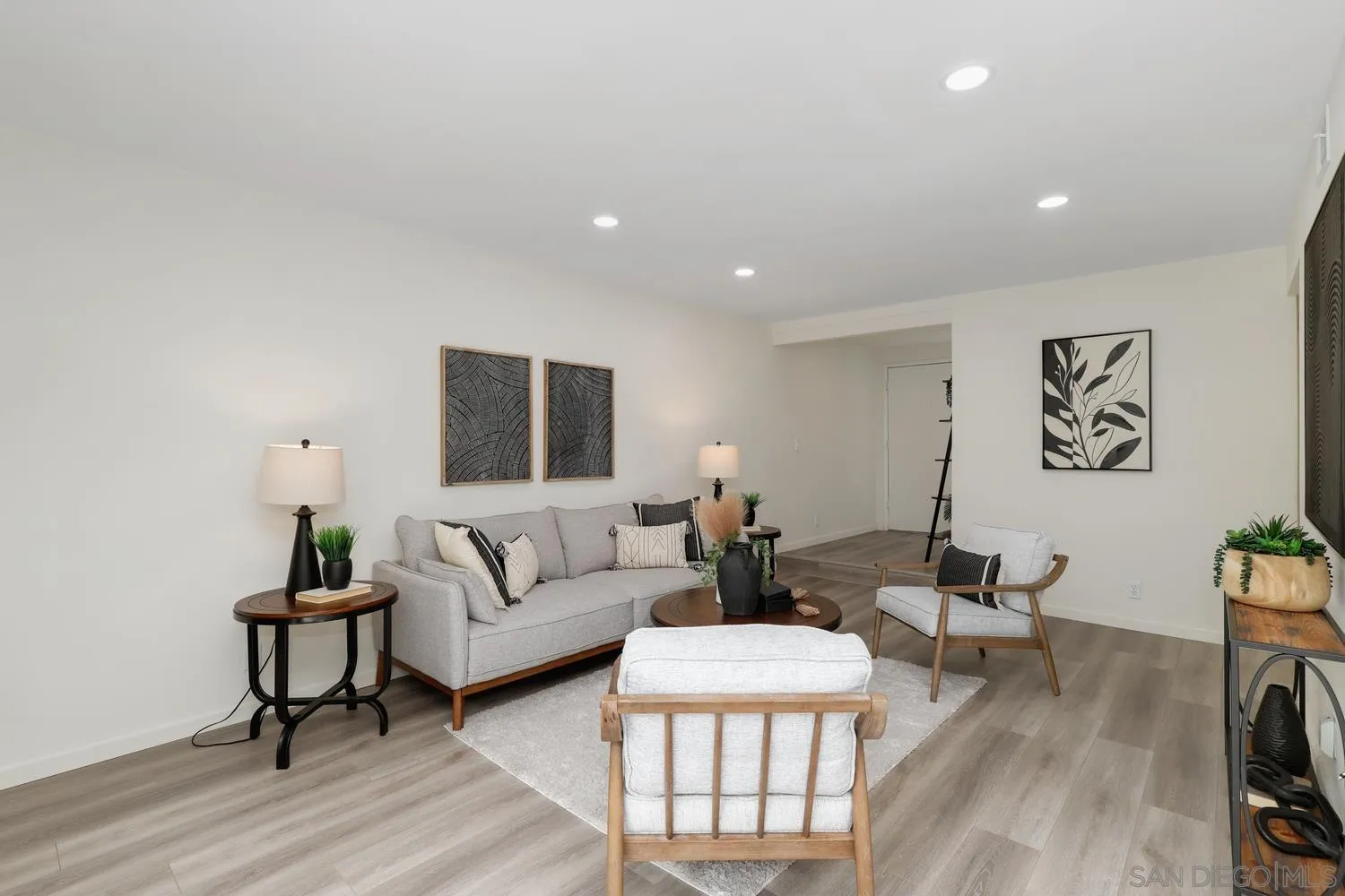 Photo #4: 250024946 Listing 