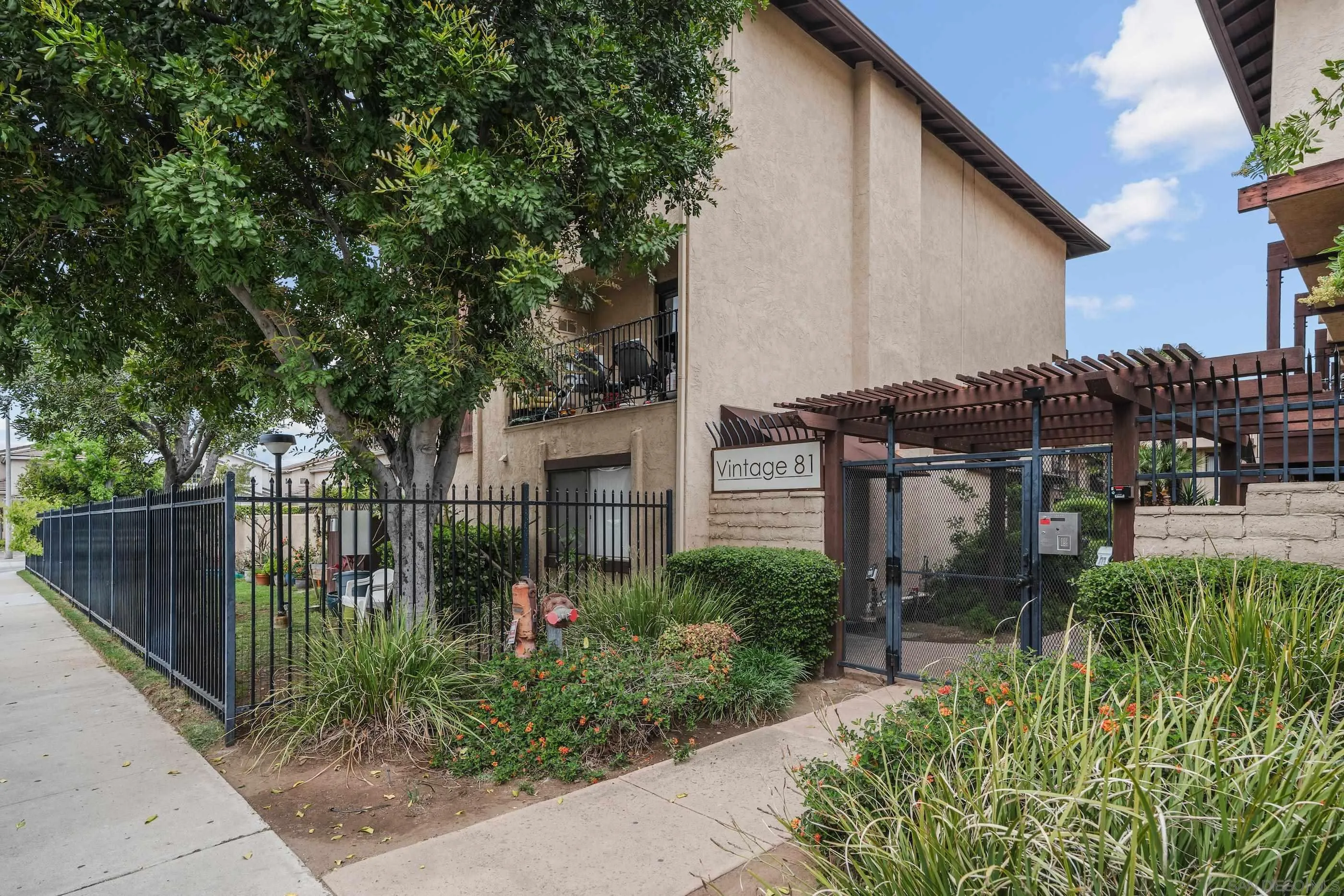 Photo #3: 250024960 Listing 