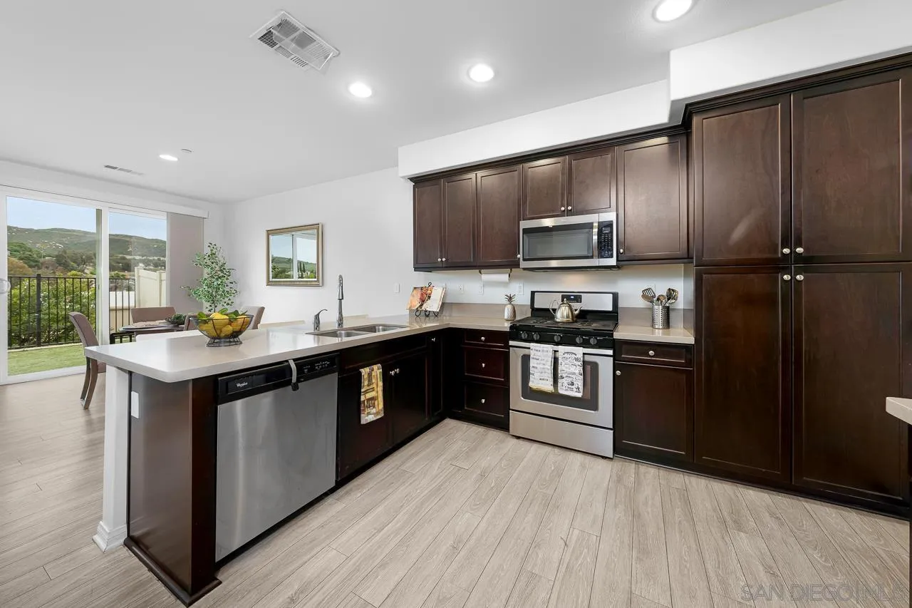 Photo #9: 250024963 Listing: Photo #9