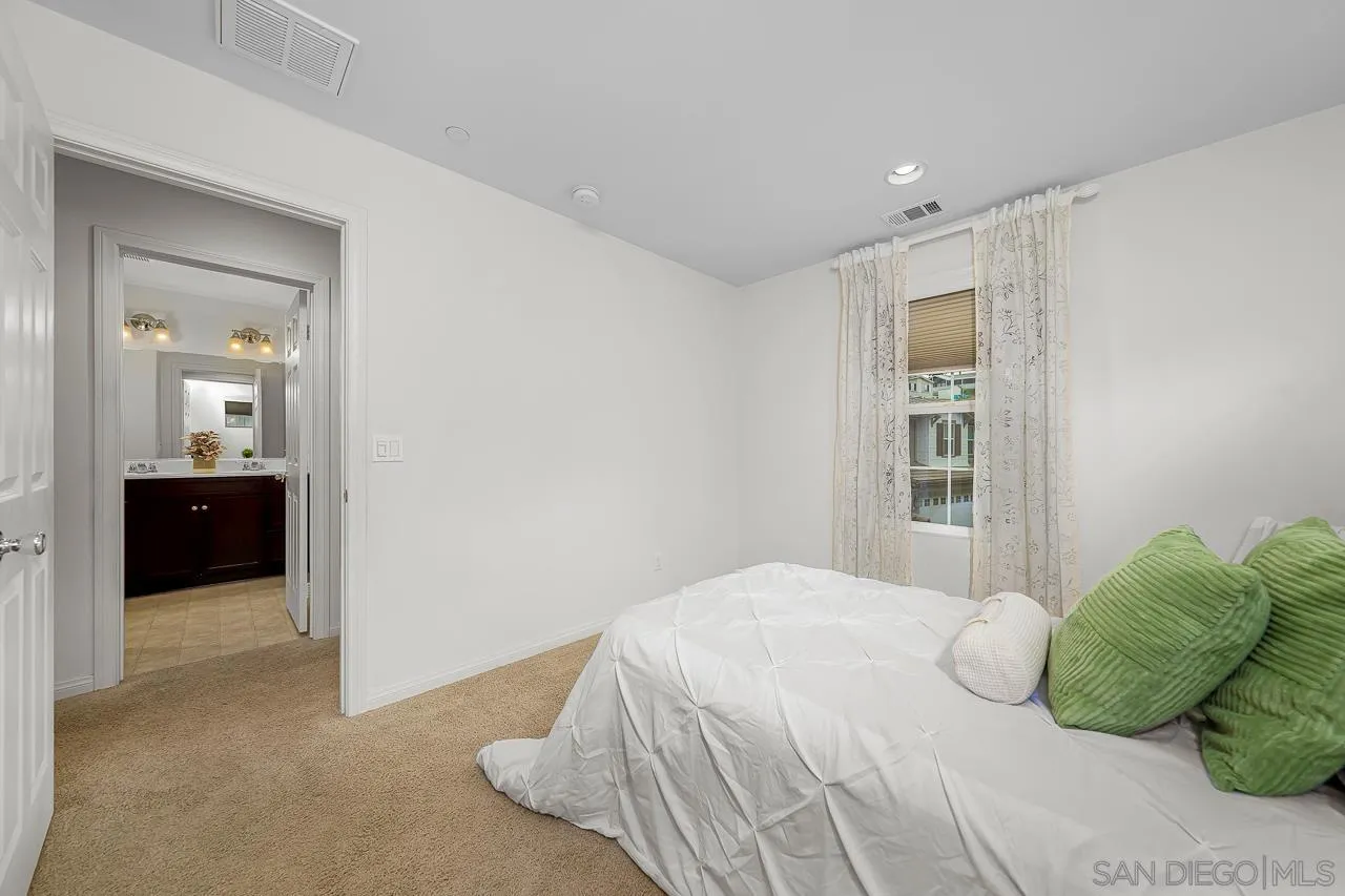 Photo #25: 250024963 Listing: Photo #25