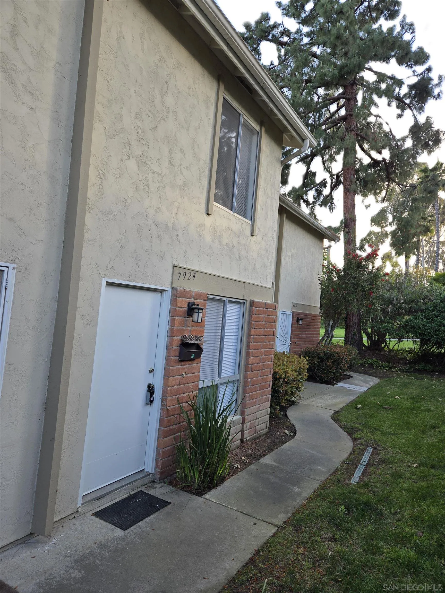 Photo #8: 250024969 Listing: Photo #8