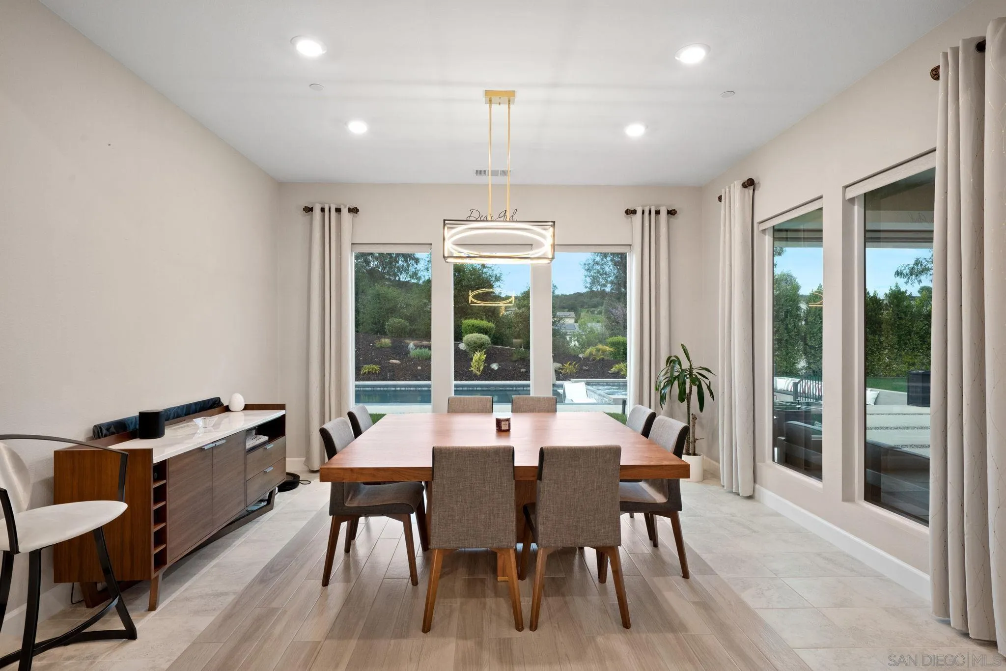 https://cdn.realtyfeed.com/cdn/127/250024989/59db0f49f0371d41ede57acf73c07b42.webp