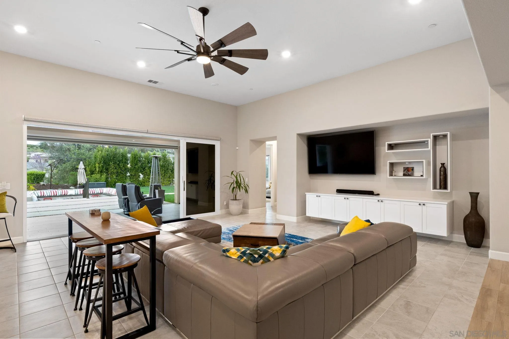 https://cdn.realtyfeed.com/cdn/127/250024989/5f24538f196e07f1629fcb508ec18ca6.webp