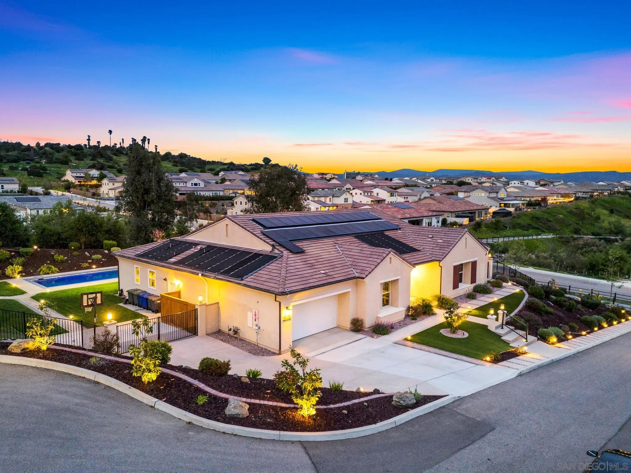 https://cdn.realtyfeed.com/cdn/127/250024989/665f2a28bbc8b30e449fa895be7ed5f5.webp