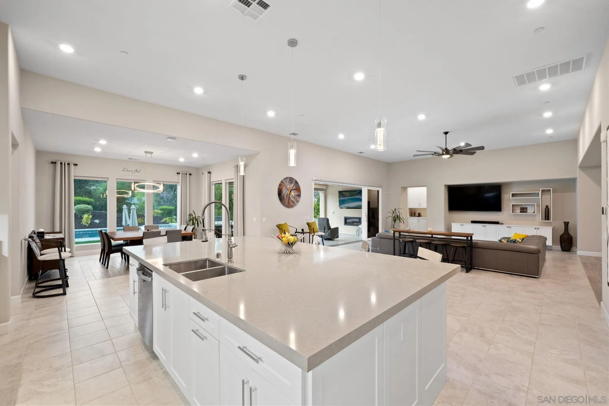 https://cdn.realtyfeed.com/cdn/127/250024989/887b334487a0bb6dd749ed606f1c7b52.webp