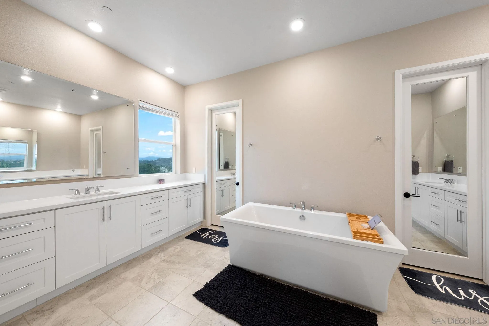https://cdn.realtyfeed.com/cdn/127/250024989/b39272ccccc62ea4f9d1733d0d931c45.webp