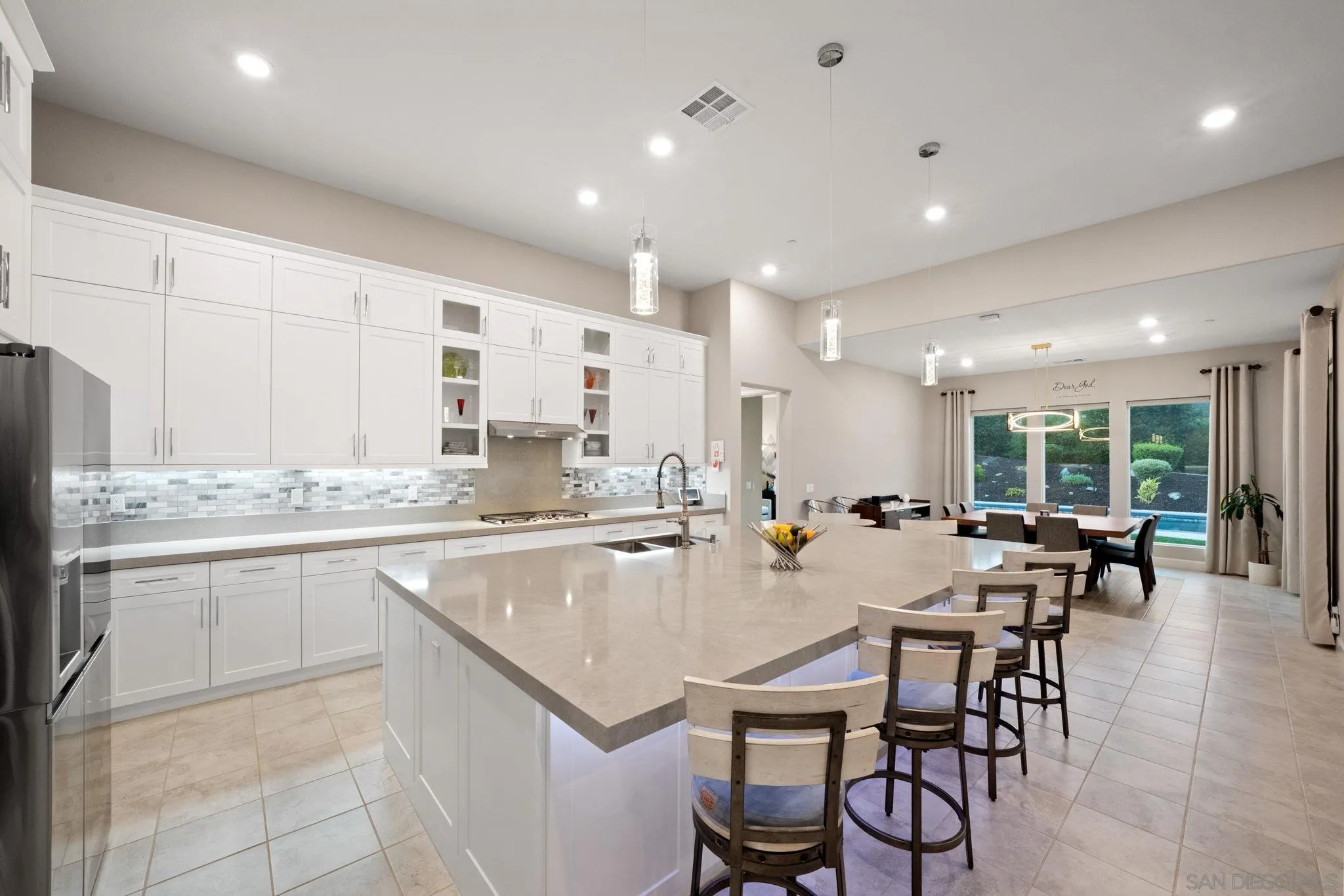 https://cdn.realtyfeed.com/cdn/127/250024989/cb365d5840dccfe5ceb7e2c3d8e5bcad.webp