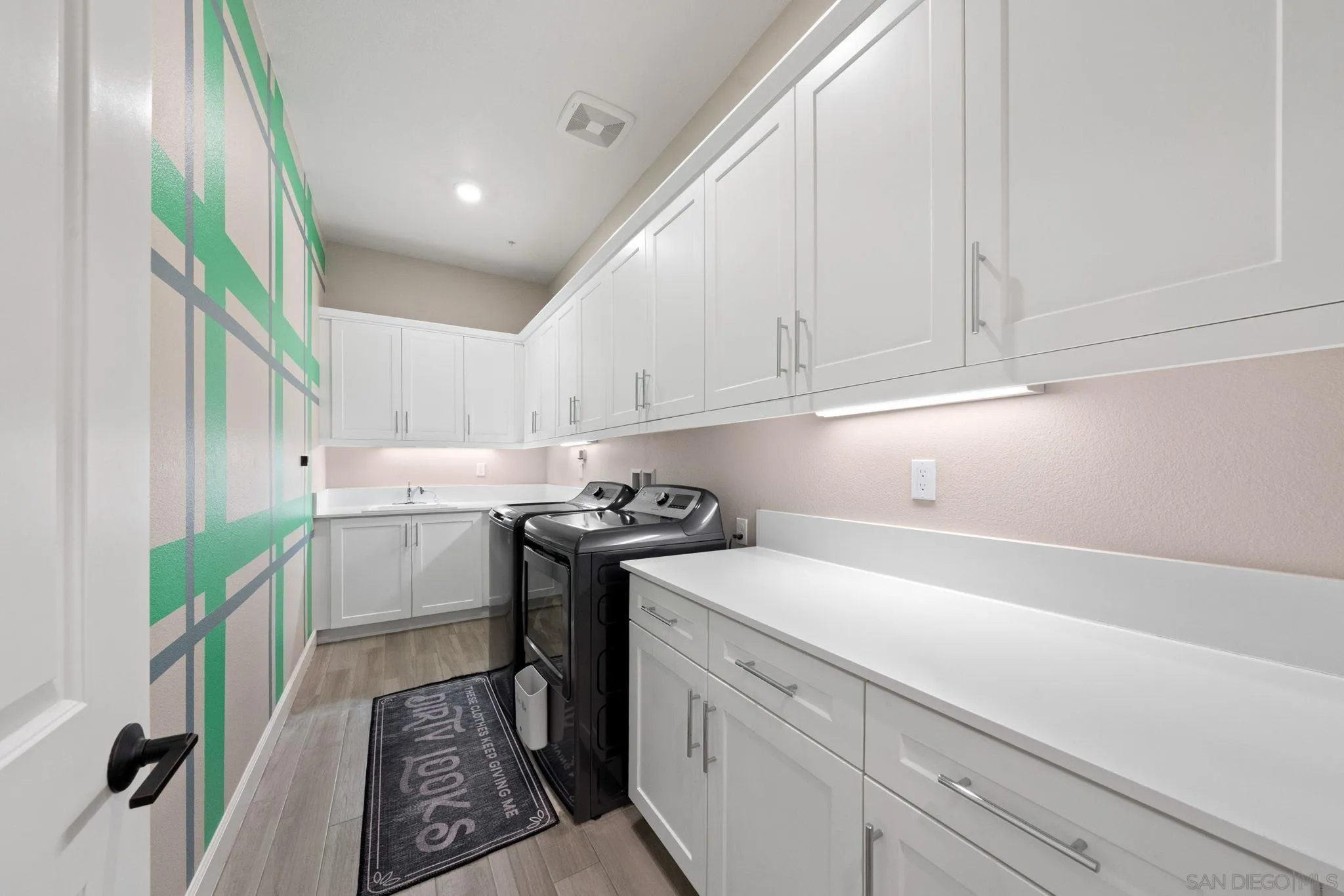 https://cdn.realtyfeed.com/cdn/127/250024989/d09aaa1a13871d359822484cc5fd0545.webp