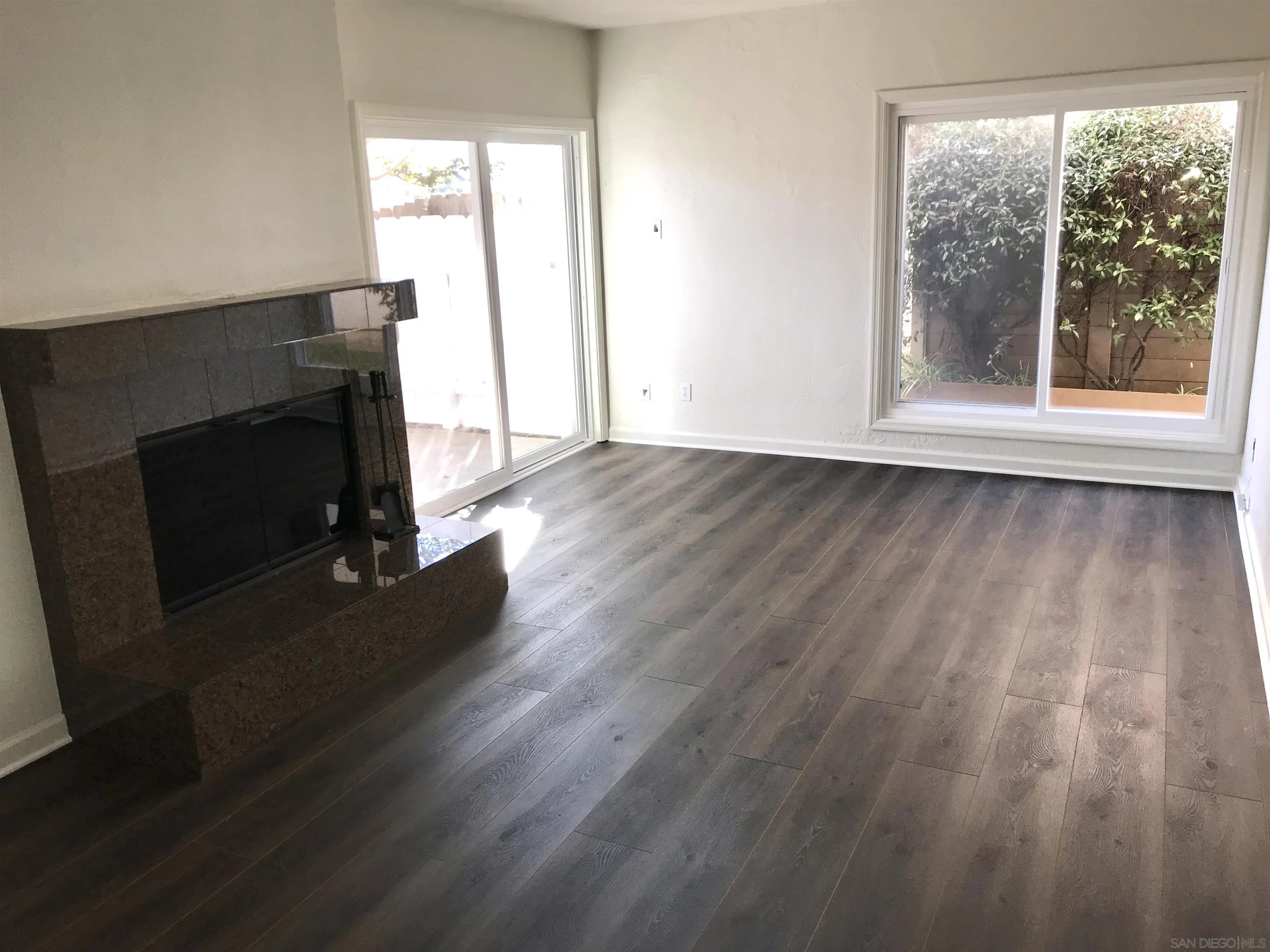 Photo #2: 250024995 Listing 