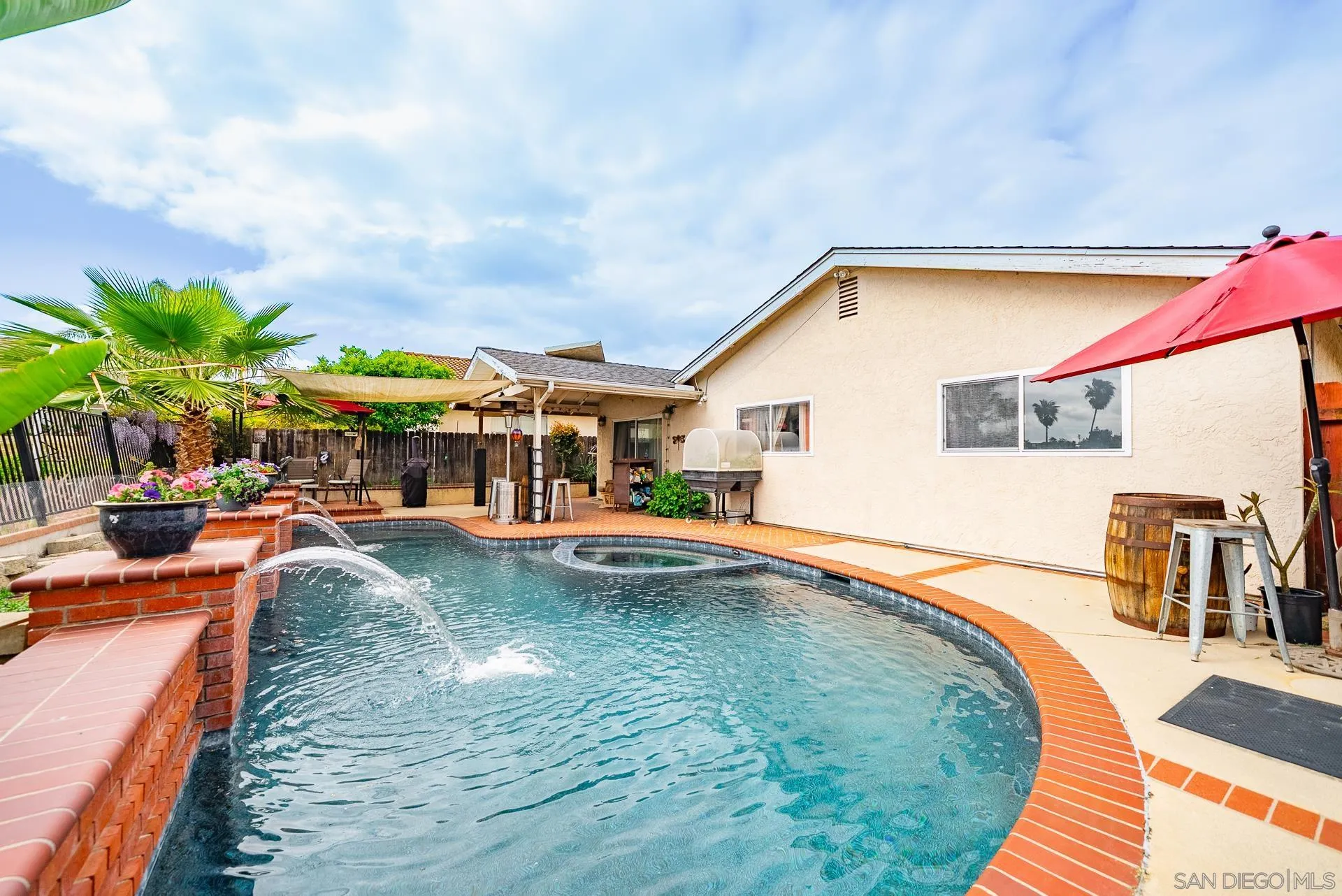 https://cdn.realtyfeed.com/cdn/127/250025003/29971471302d931860baf04cde54ce38.webp