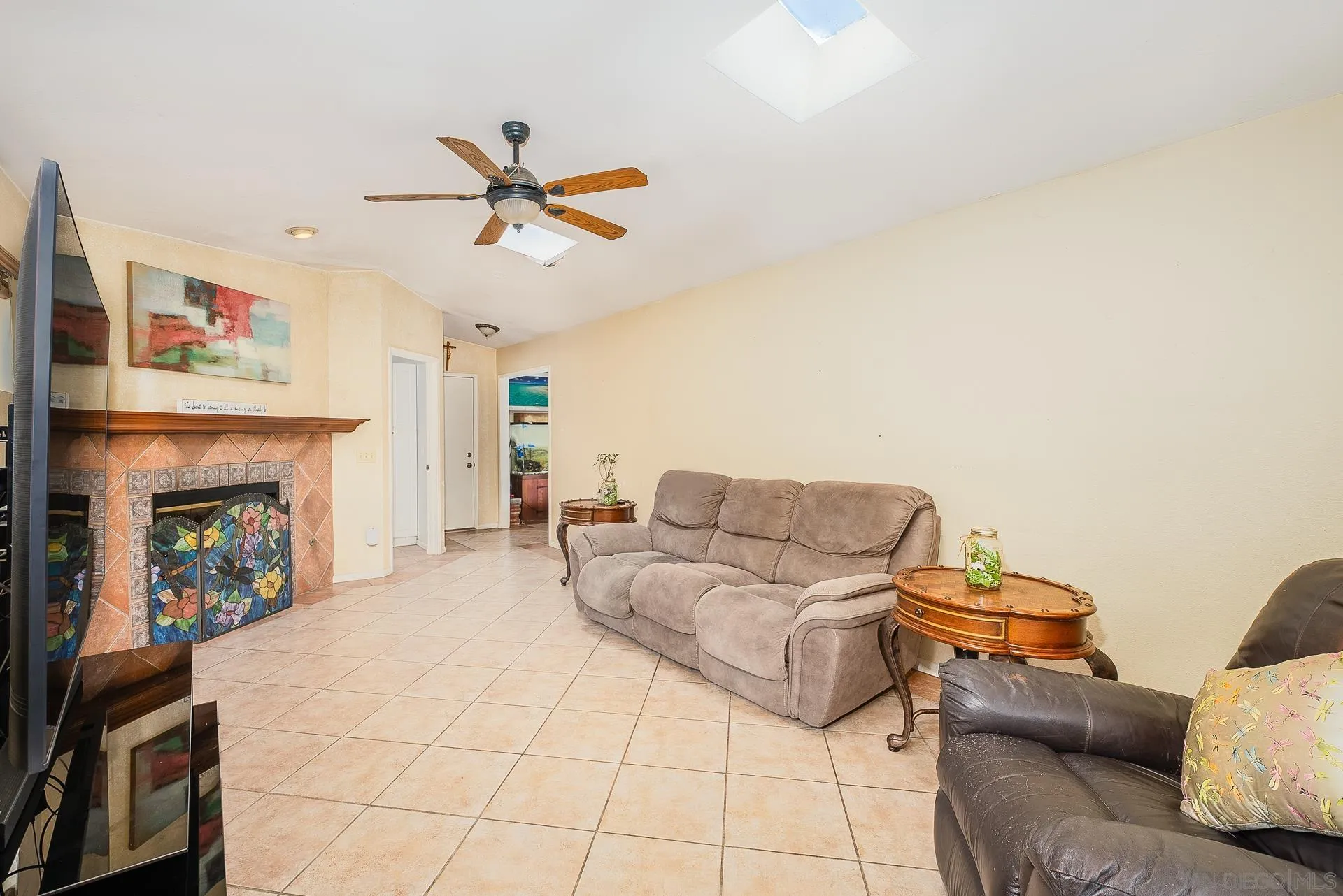 https://cdn.realtyfeed.com/cdn/127/250025003/7d6faff63e9c6466100e81b1b8962e81.webp