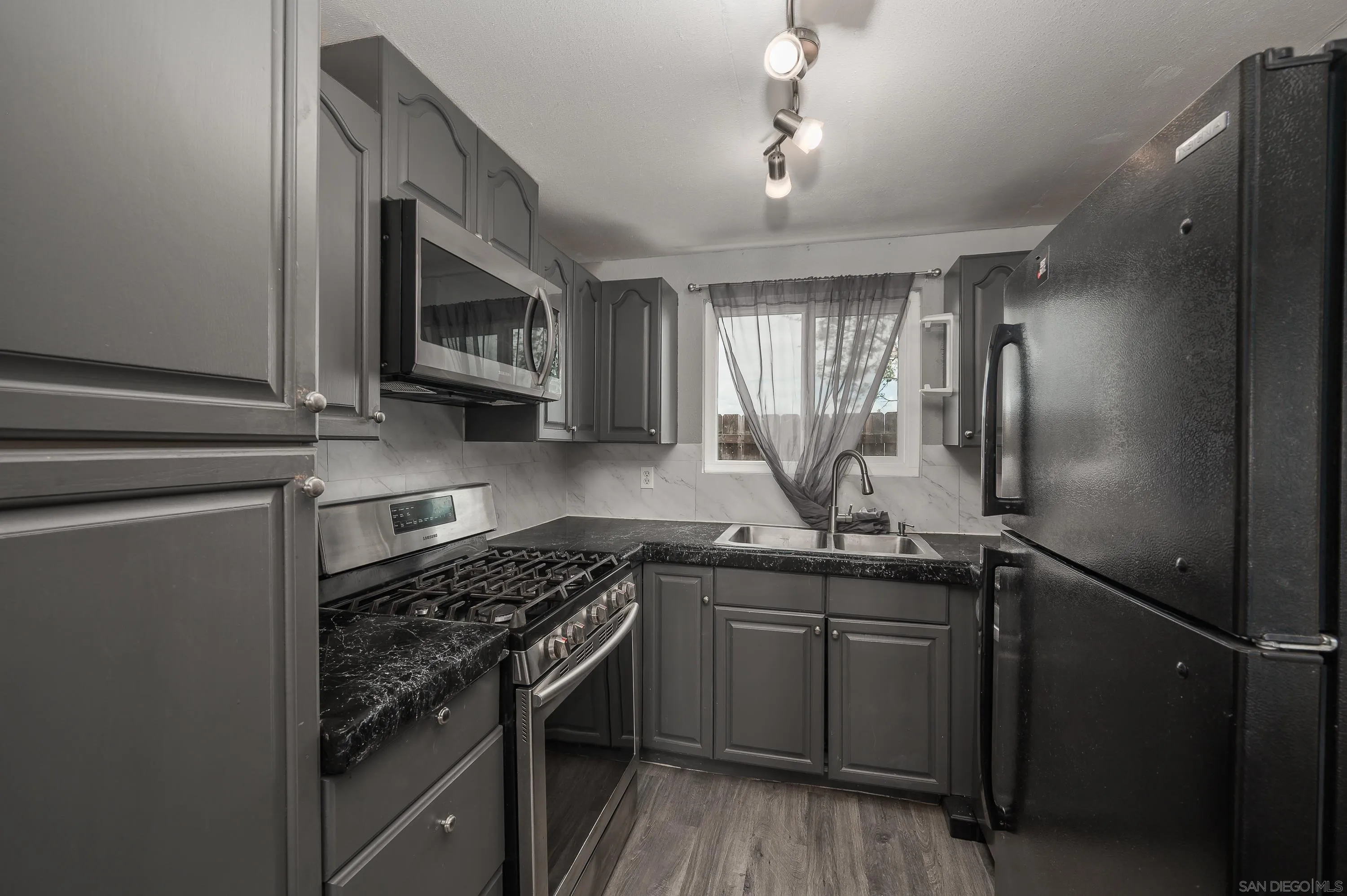 https://cdn.realtyfeed.com/cdn/127/250025004/340dd881a53fa218bdcaf450ea1217ce.webp