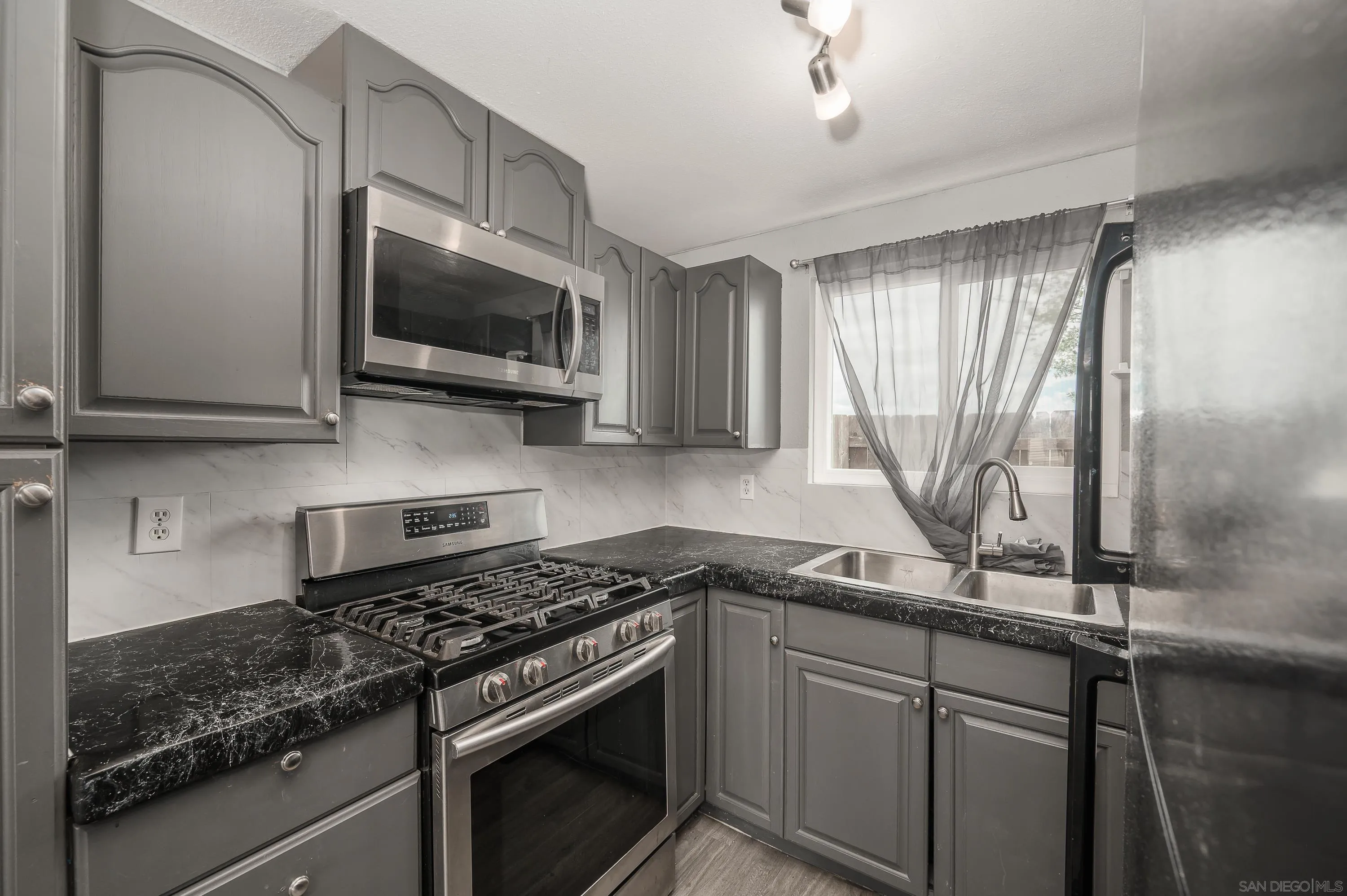 https://cdn.realtyfeed.com/cdn/127/250025004/35000267addf546c5121438351e8078e.webp