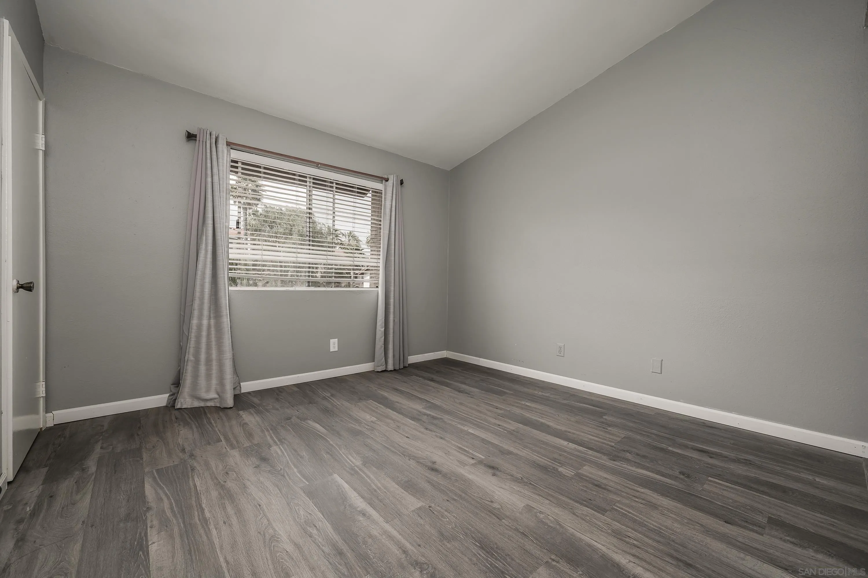 https://cdn.realtyfeed.com/cdn/127/250025004/94a0556652cc304ac95f123f5d30dfa7.webp