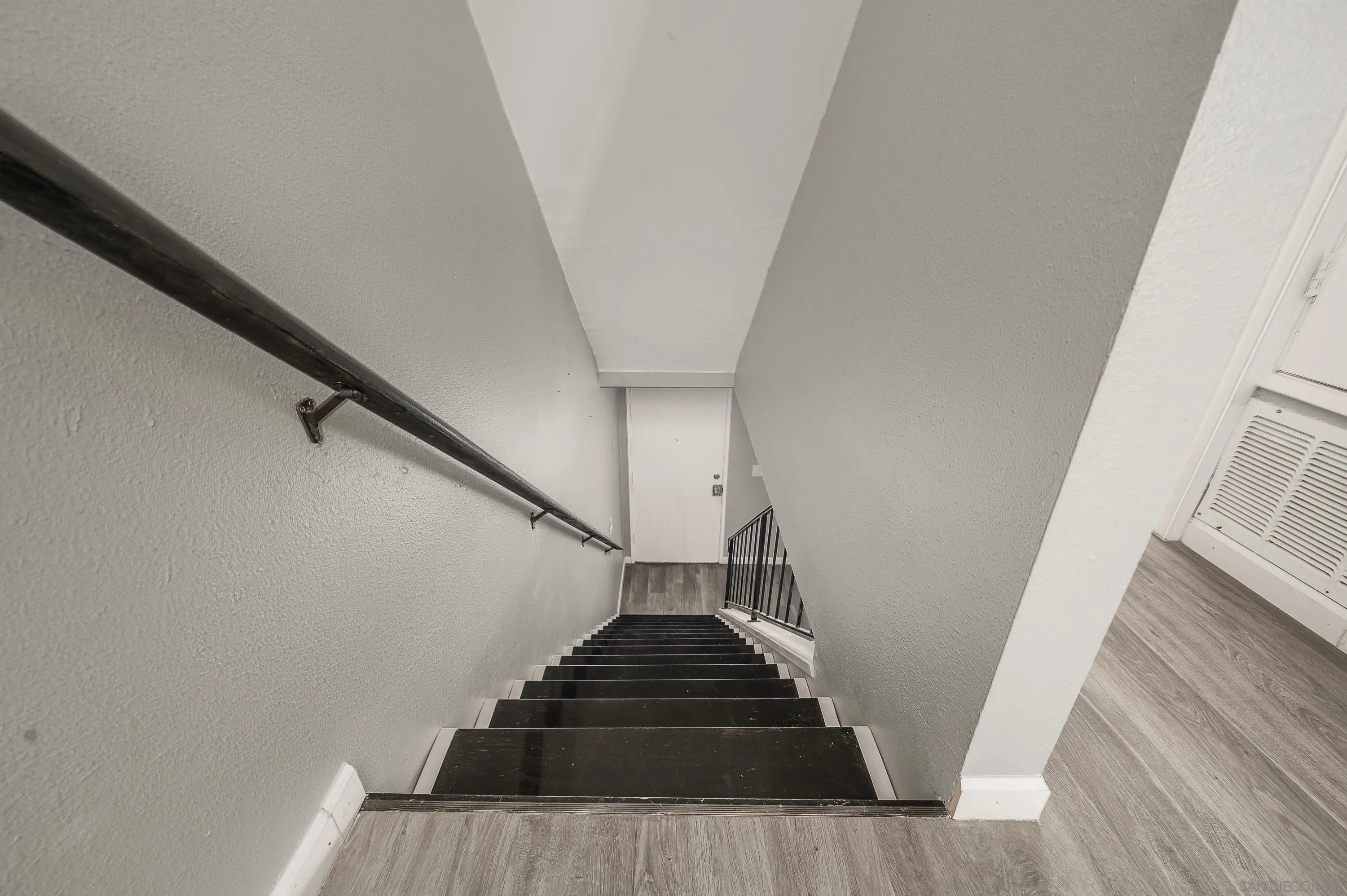 https://cdn.realtyfeed.com/cdn/127/250025004/d1f4b9051ffa37babd56f5af82020579.webp
