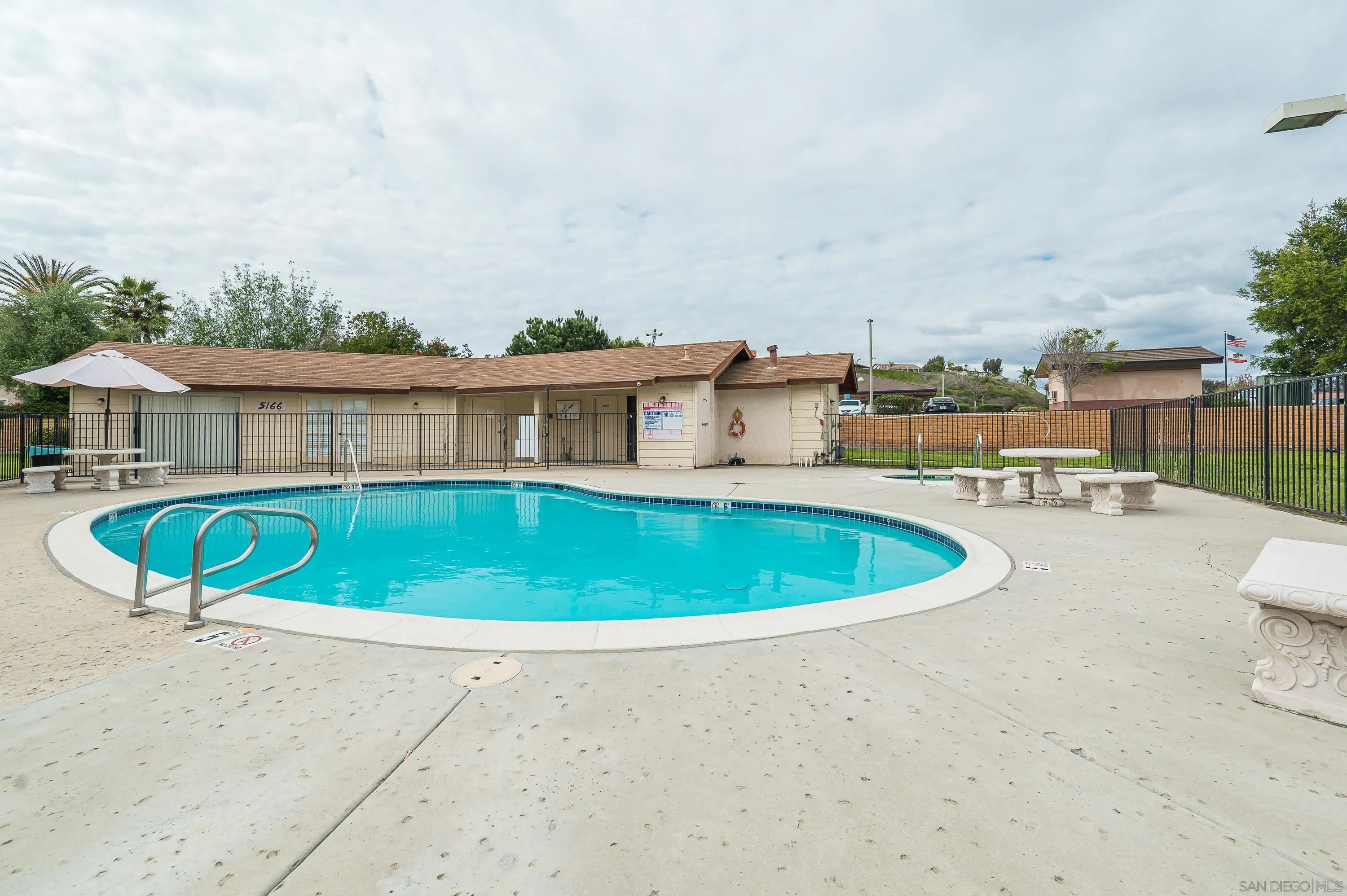 https://cdn.realtyfeed.com/cdn/127/250025004/f0fb97686ae5ca64f69a2d54d2c29c37.webp