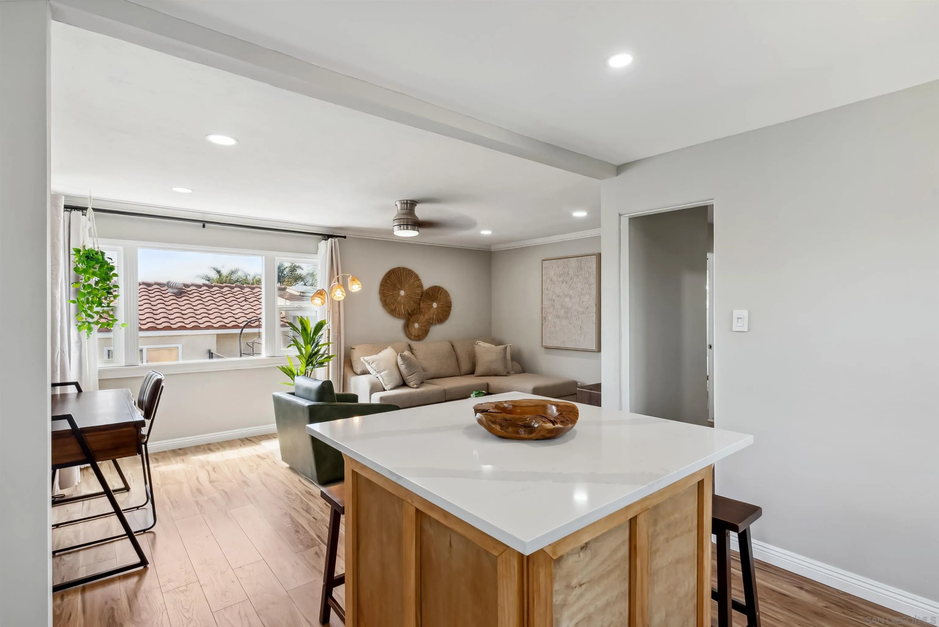 https://cdn.realtyfeed.com/cdn/127/250025014/55eb904b497eb5cddd957d9e52093418.webp