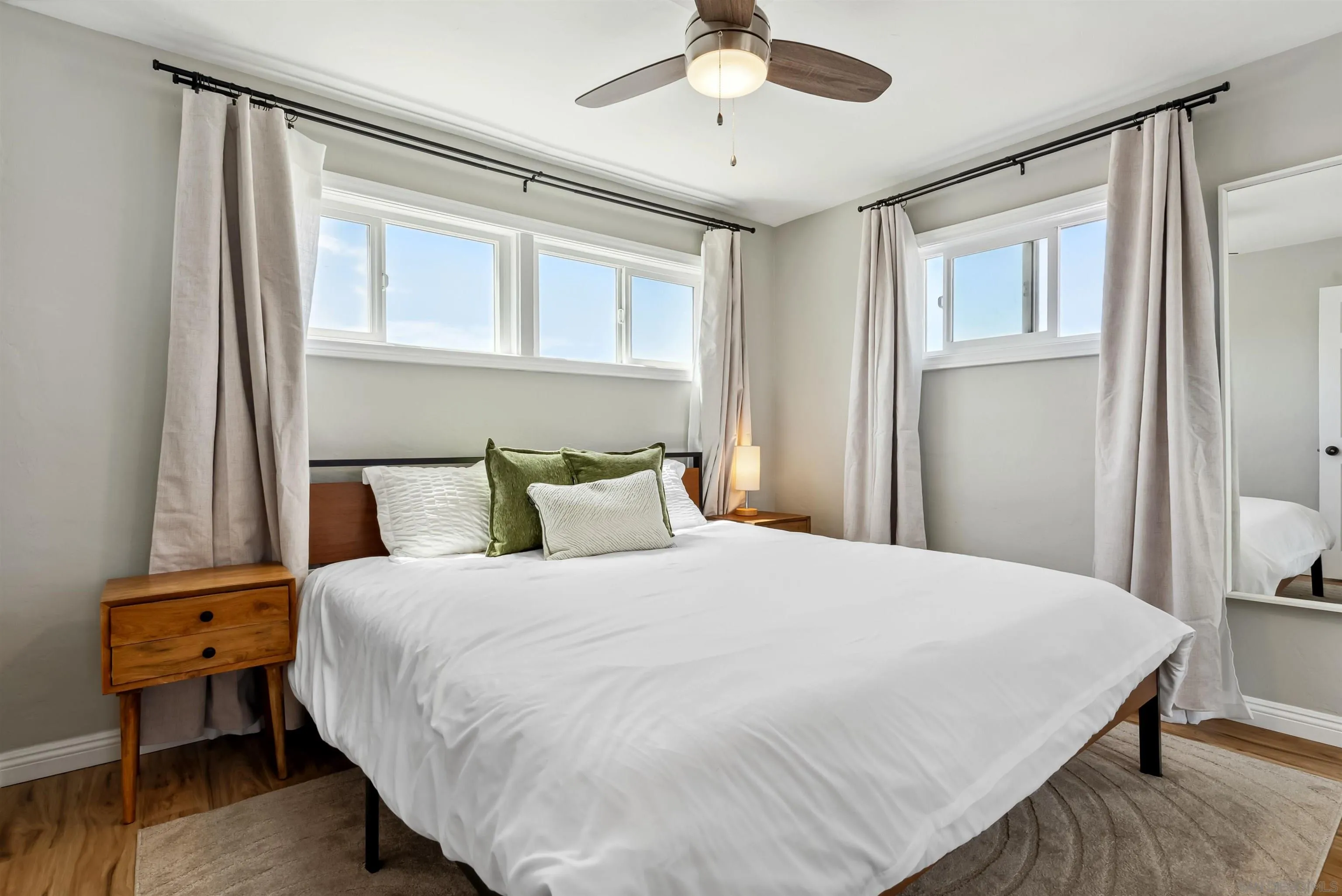 https://cdn.realtyfeed.com/cdn/127/250025014/6190726ea2f725a56a37a924b80c3cd1.webp