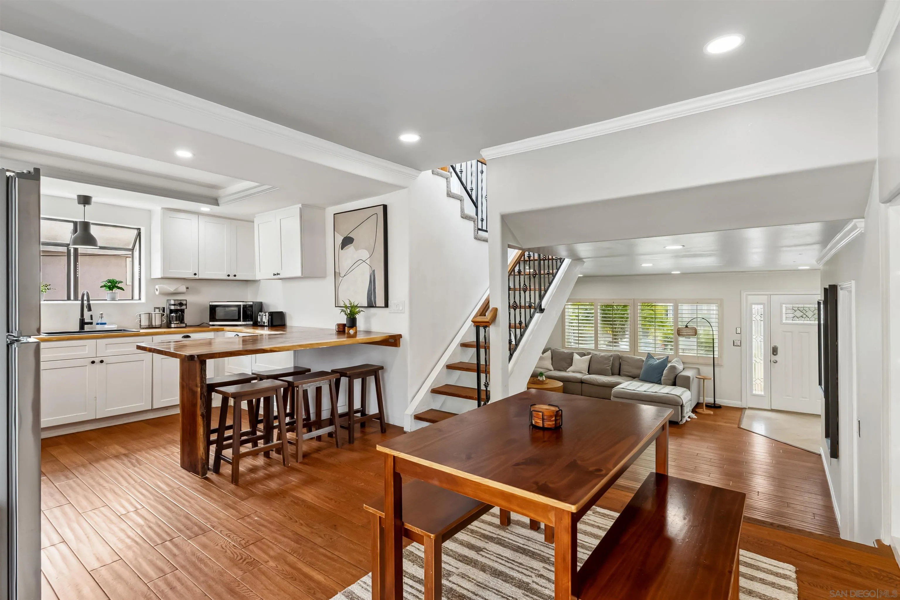https://cdn.realtyfeed.com/cdn/127/250025014/65b95bf3a9446f9192295300dedf3853.webp