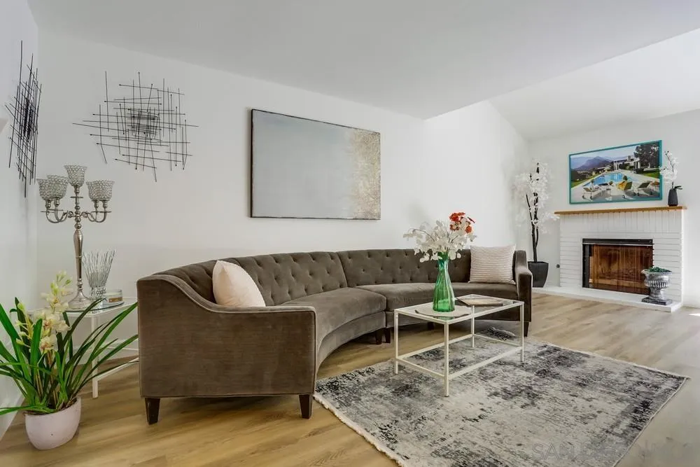https://cdn.realtyfeed.com/cdn/127/250025018/aff1c681ed546f43c9521c0b9a120f40.webp