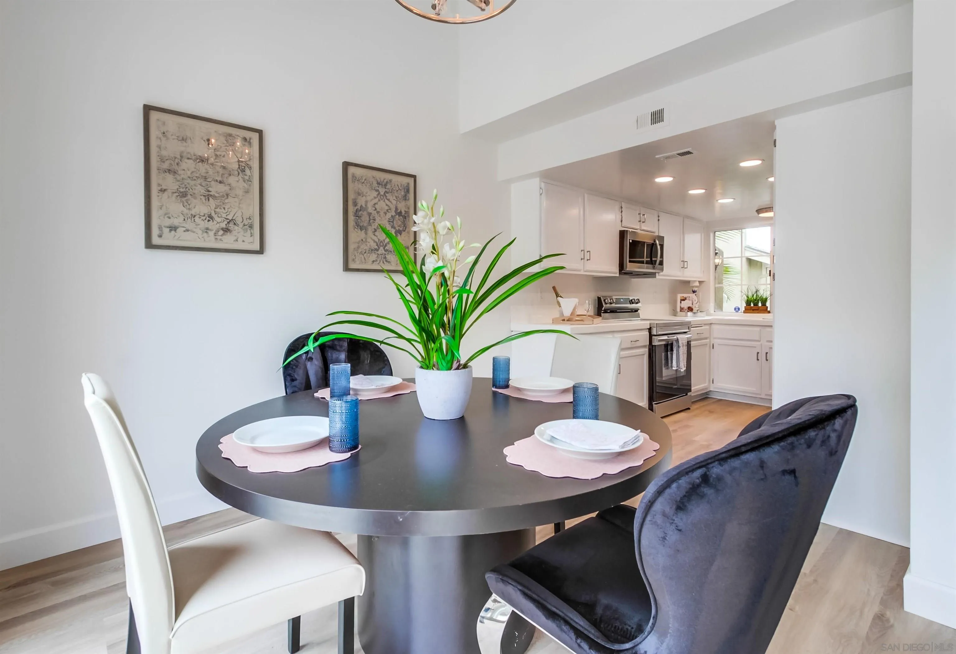 https://cdn.realtyfeed.com/cdn/127/250025018/de1a315263c12123ebd31df6dc014918.webp
