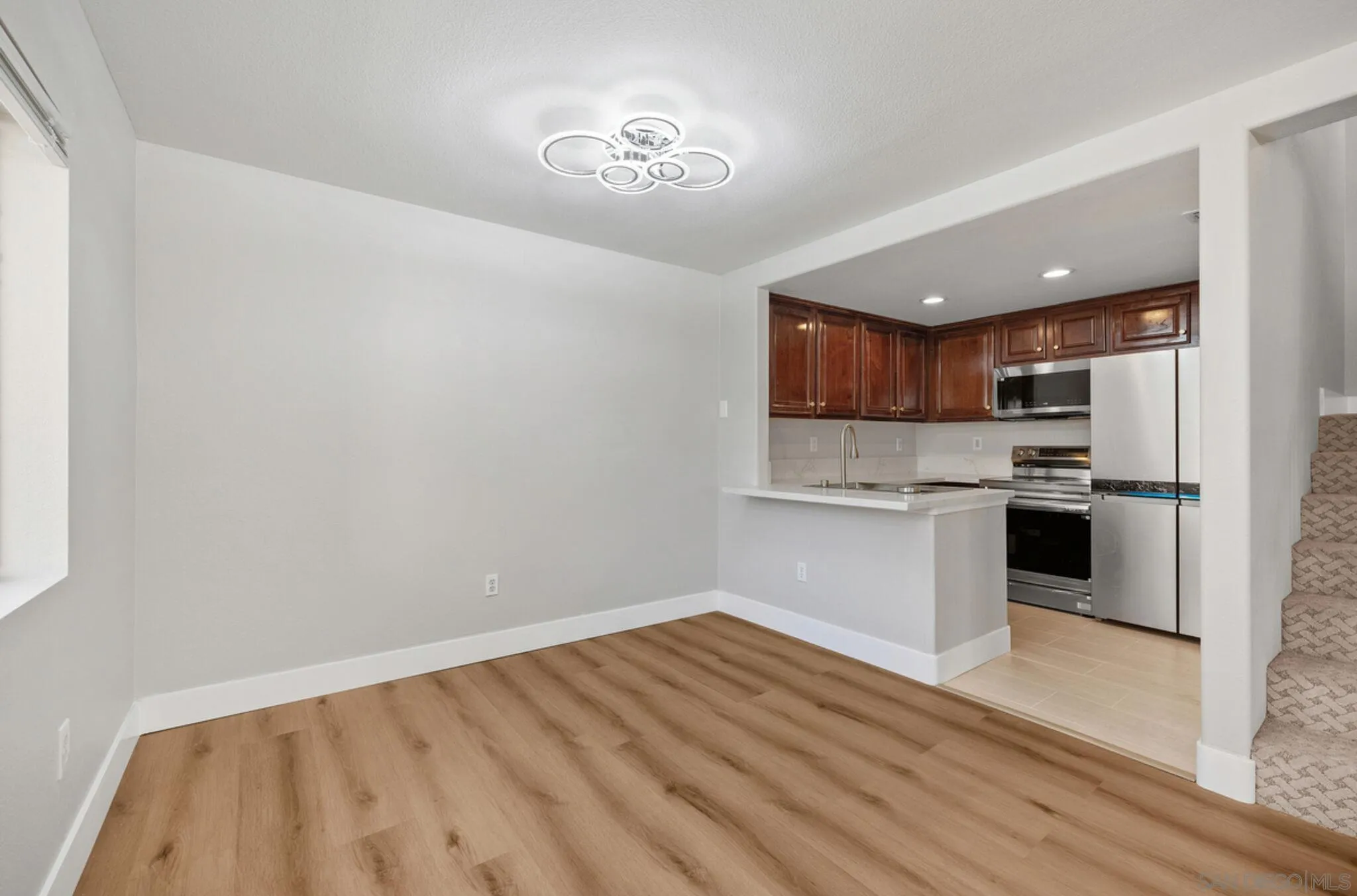Photo #4: 250025027 Listing 