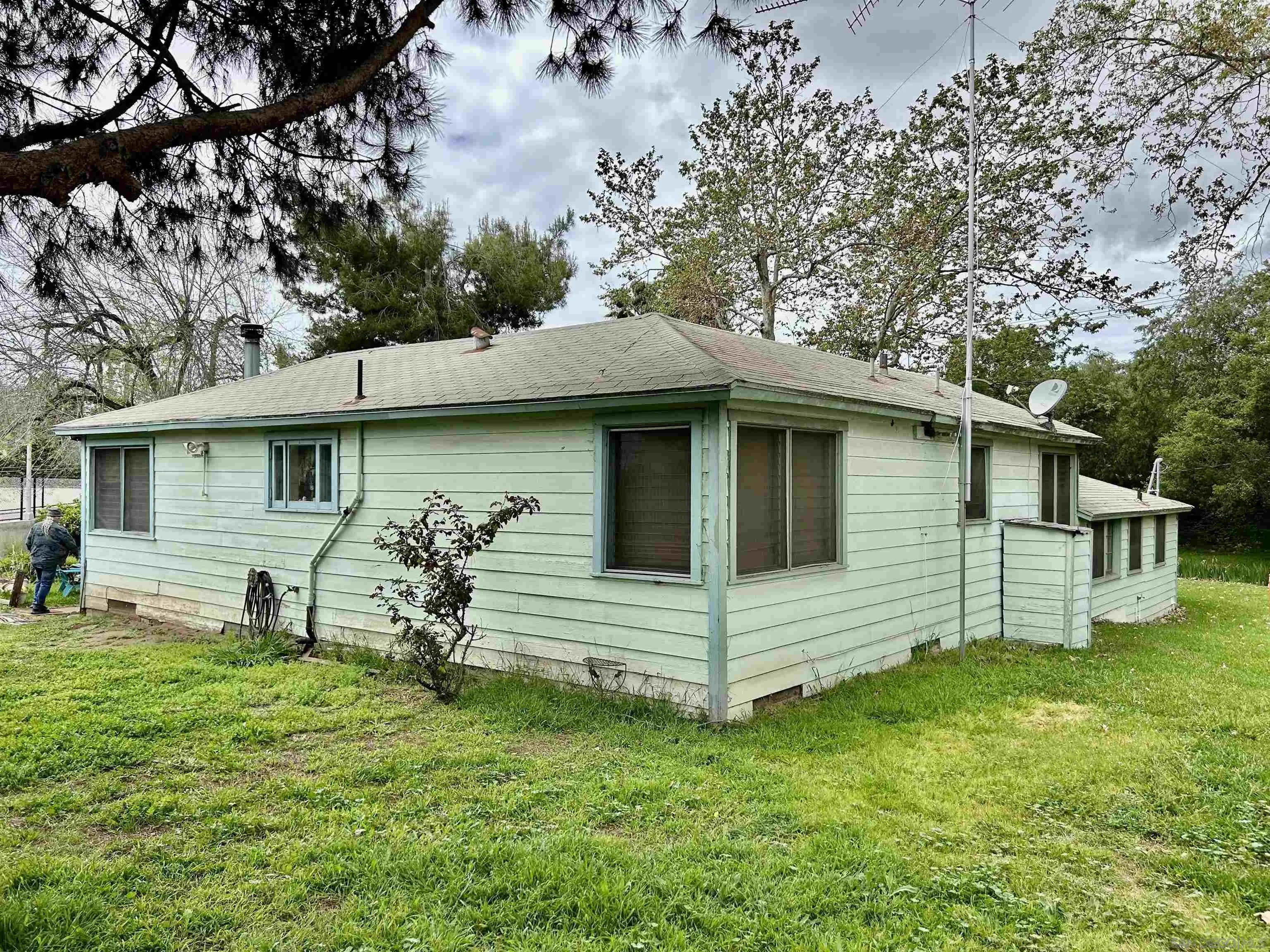 https://cdn.realtyfeed.com/cdn/127/250025047/6f3b0ca3337f4e47efad58a868cdd11e.webp