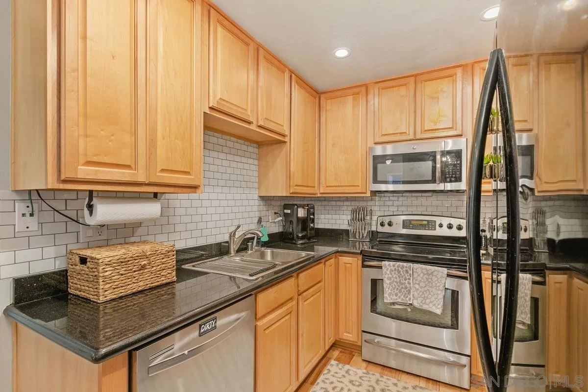 Photo #7: 250025094 Listing: Photo #7