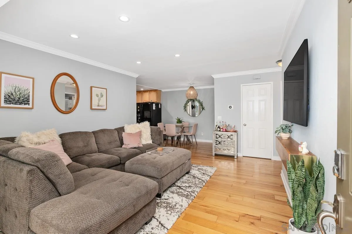 Photo #3: 250025094 Listing 