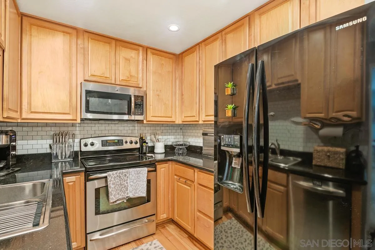 Photo #5: 250025094 Listing 