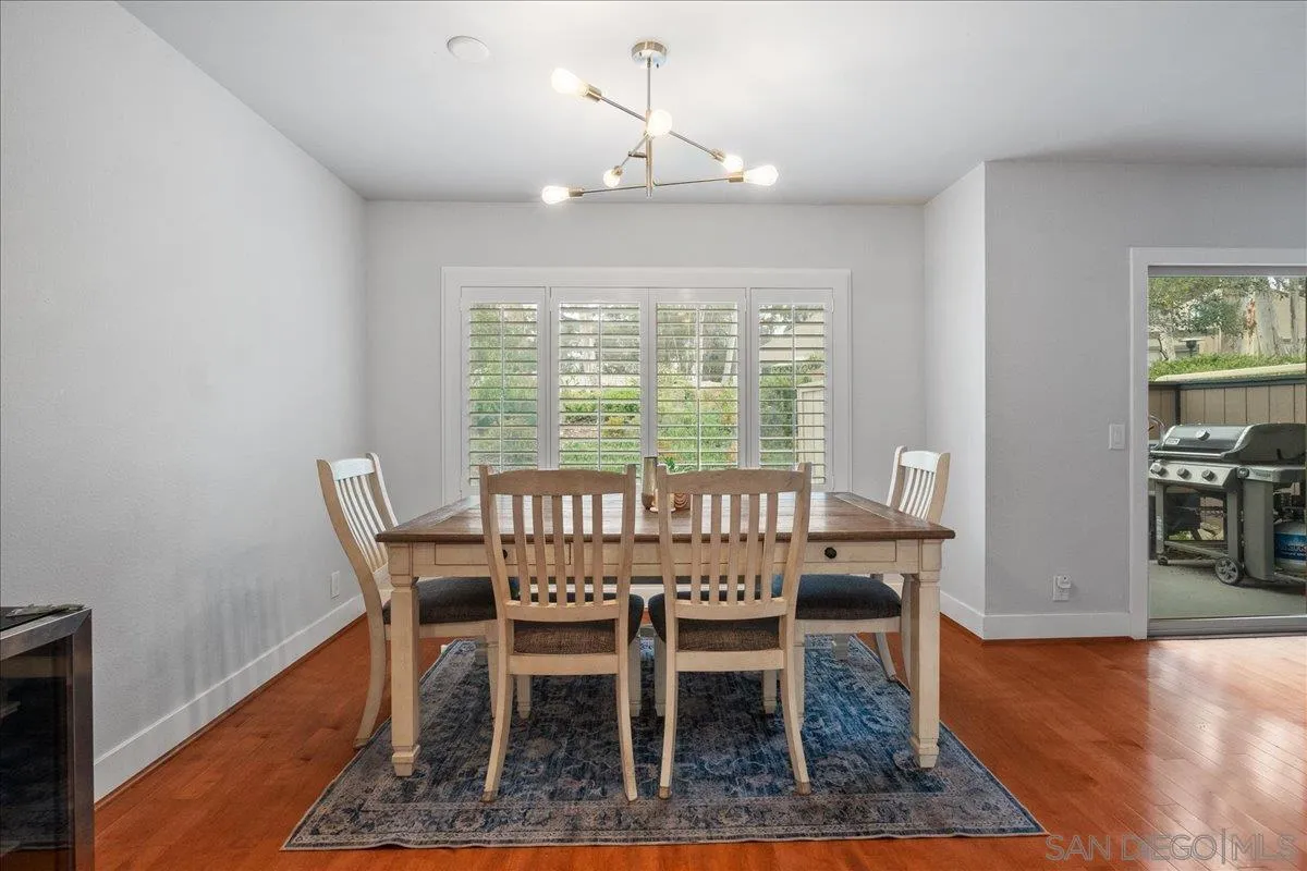 Photo #5: 250025099 Listing 