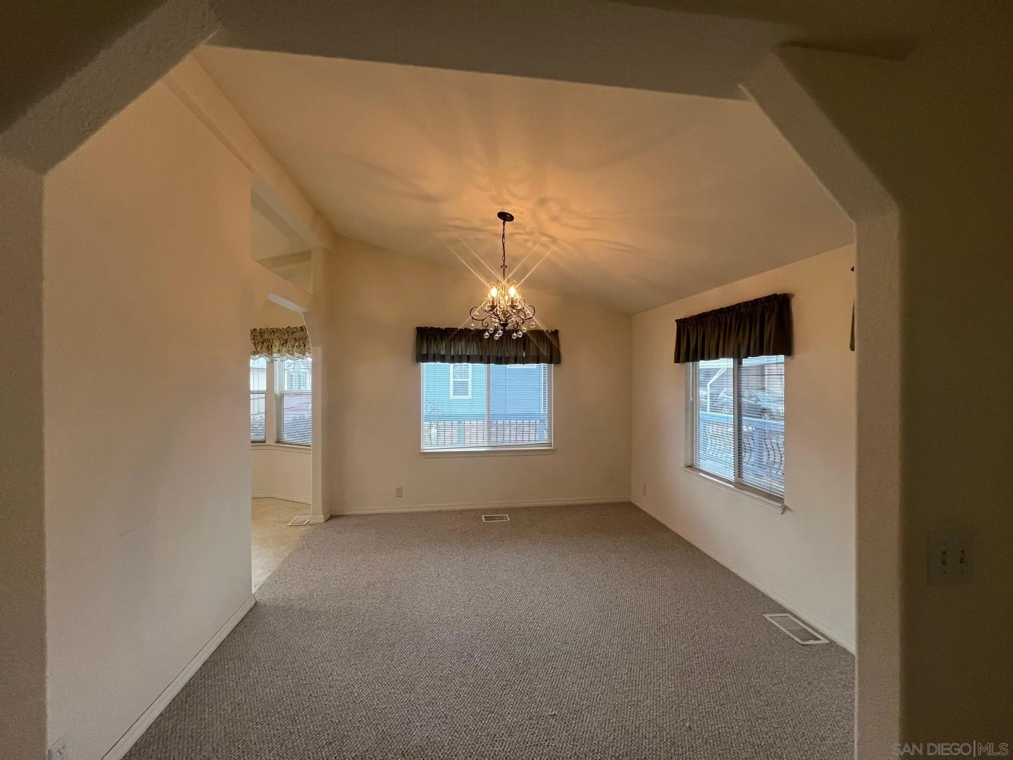 https://cdn.realtyfeed.com/cdn/127/250025100/54c04de1602751bc9b2372195bbd5ebc.webp