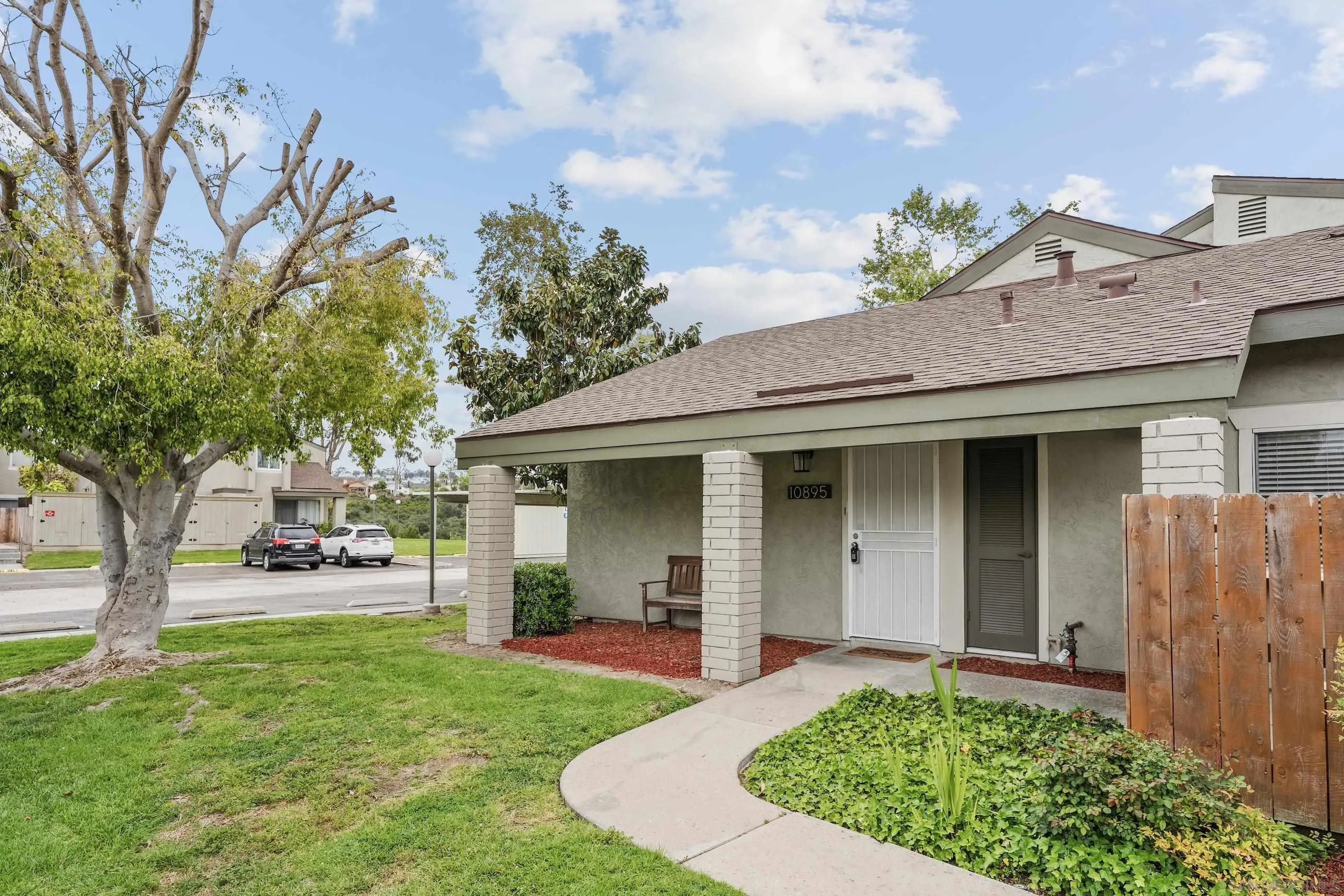 More Details about MLS # 250025151 : 10895 MACOUBA PL